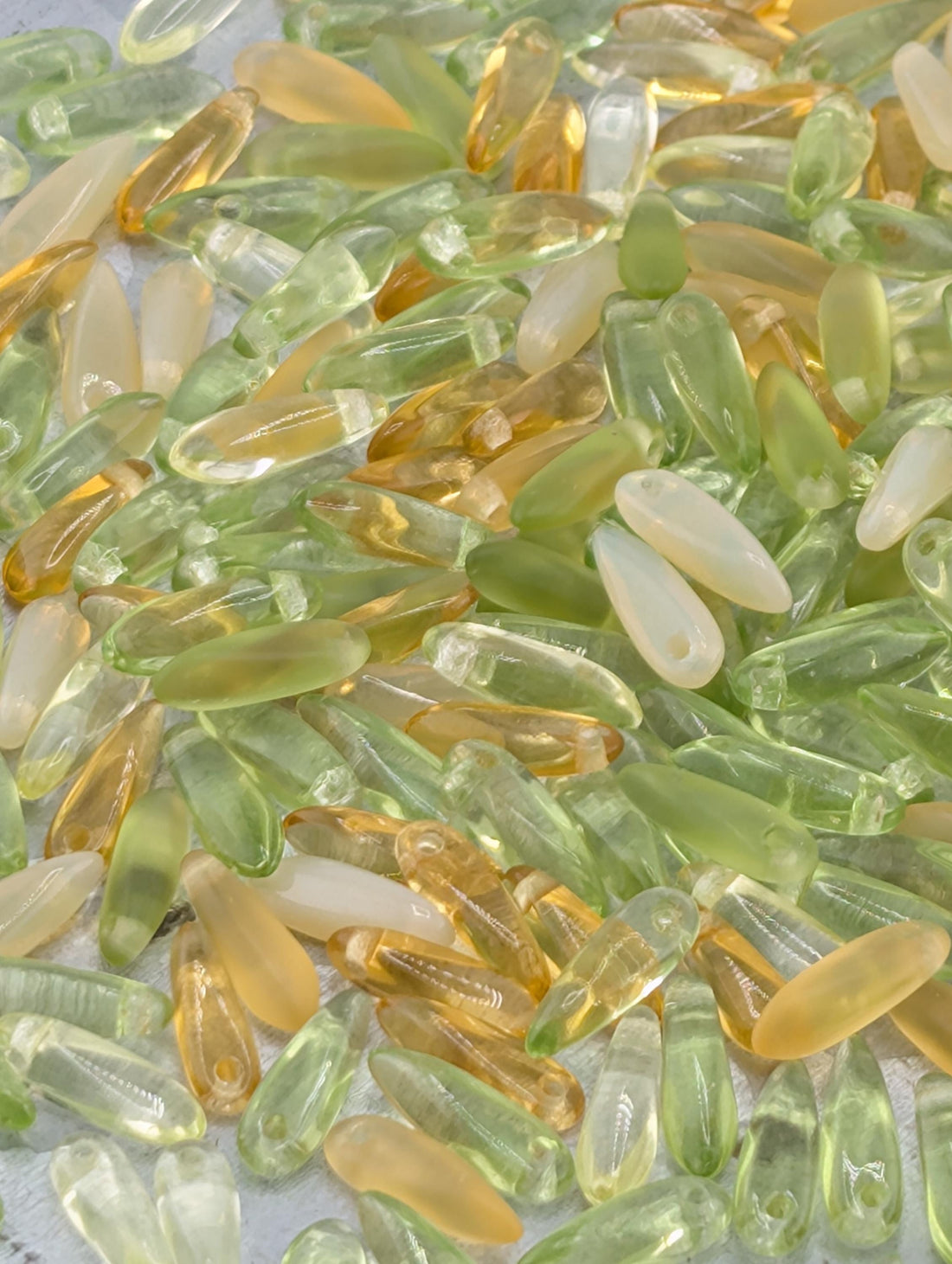 10mm Czech Glass Dagger 10g (approx 60 pcs): Green/Topaz Mix