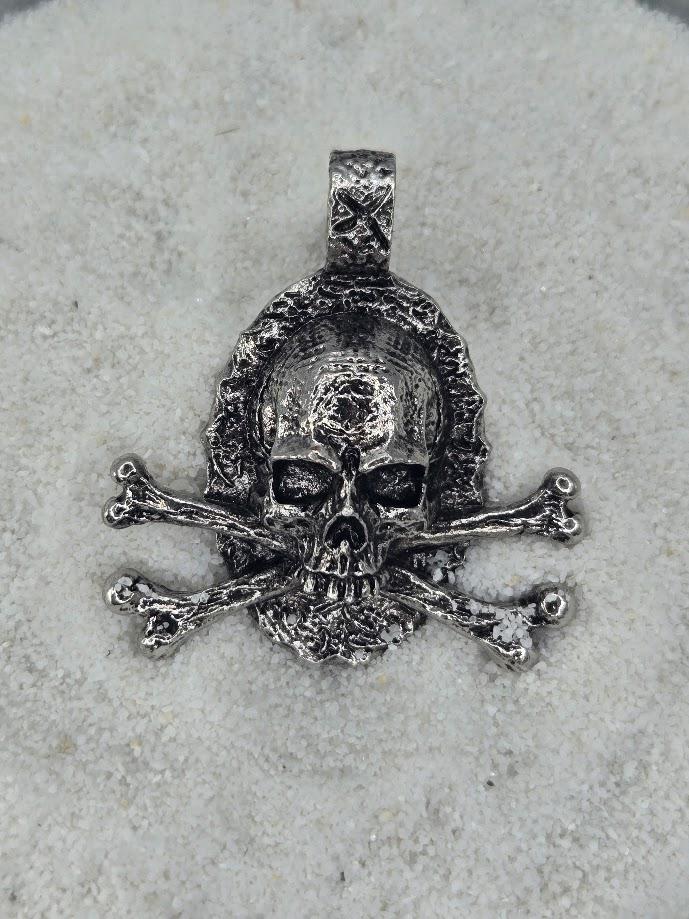 Silver Plated Skull Pendant: Gothic Alloy Charm for Jewelry | Beads for Jewelry Making | DIY Bracelet Earring Supply