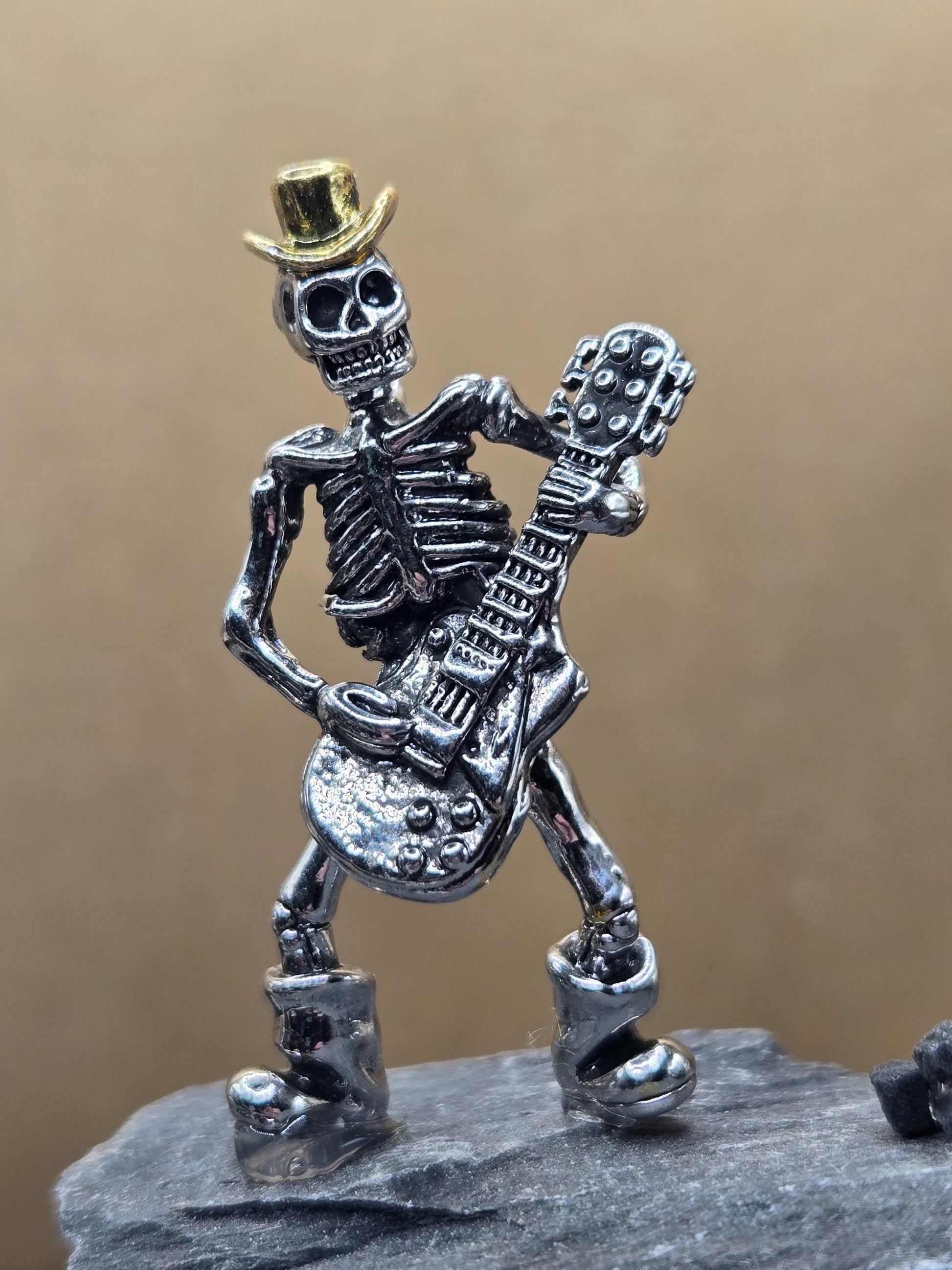 Skull Pendant: Dark Fantasy Jewelry (Silver Plated Alloy) | Beads for Jewelry Making | DIY Bracelet Earring Supply