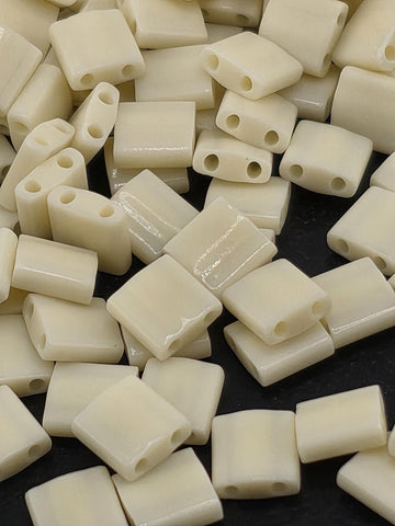 TL0491-Miyuki Tila Beads:Eggshell 0 (7.5g pkg)