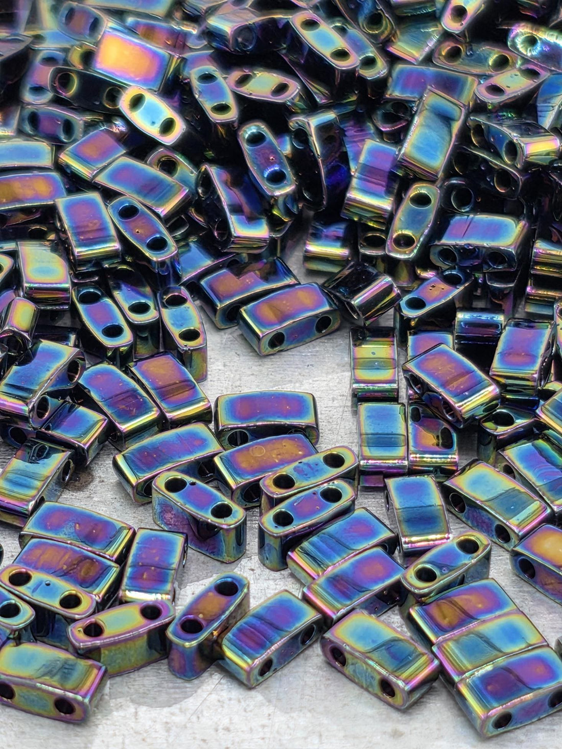 HTL0455-Miyuki Half-TIla Beads:Emerald M/R (7.5g pkg)