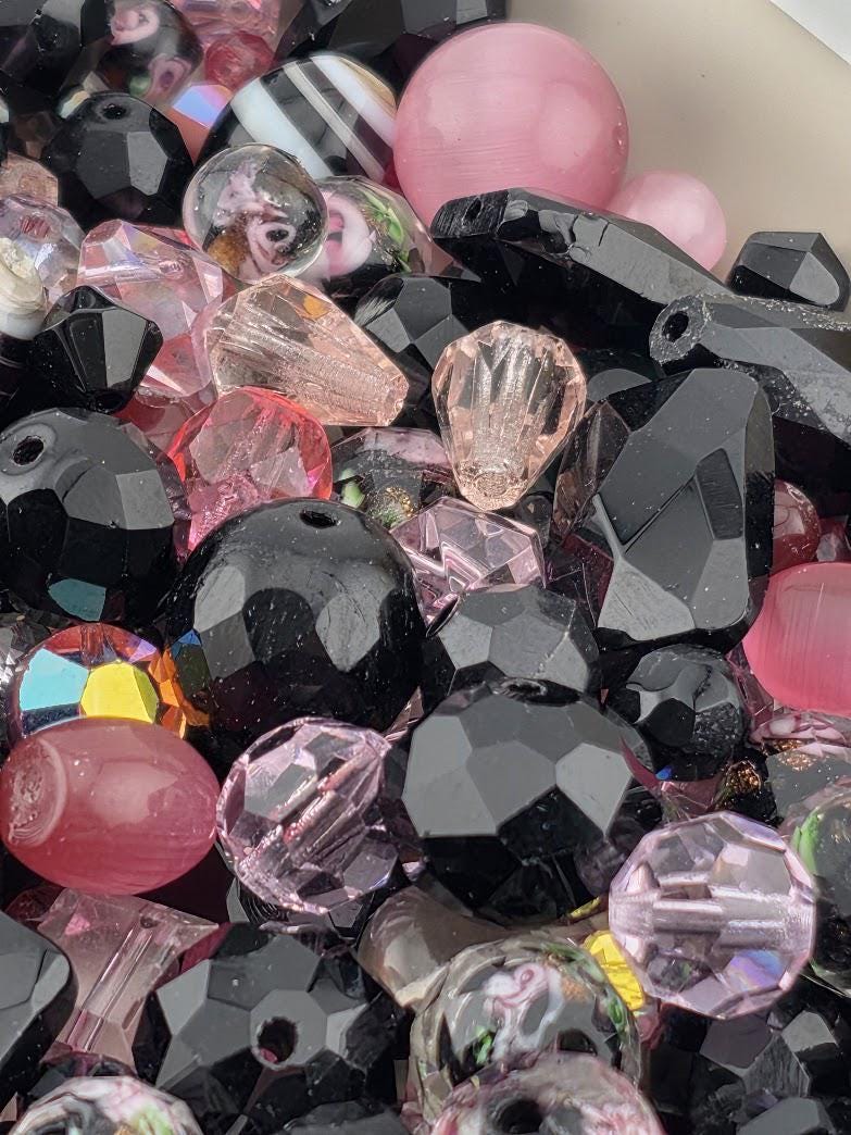 30g | "Thorny Roses" Glass Bead Soup Mix