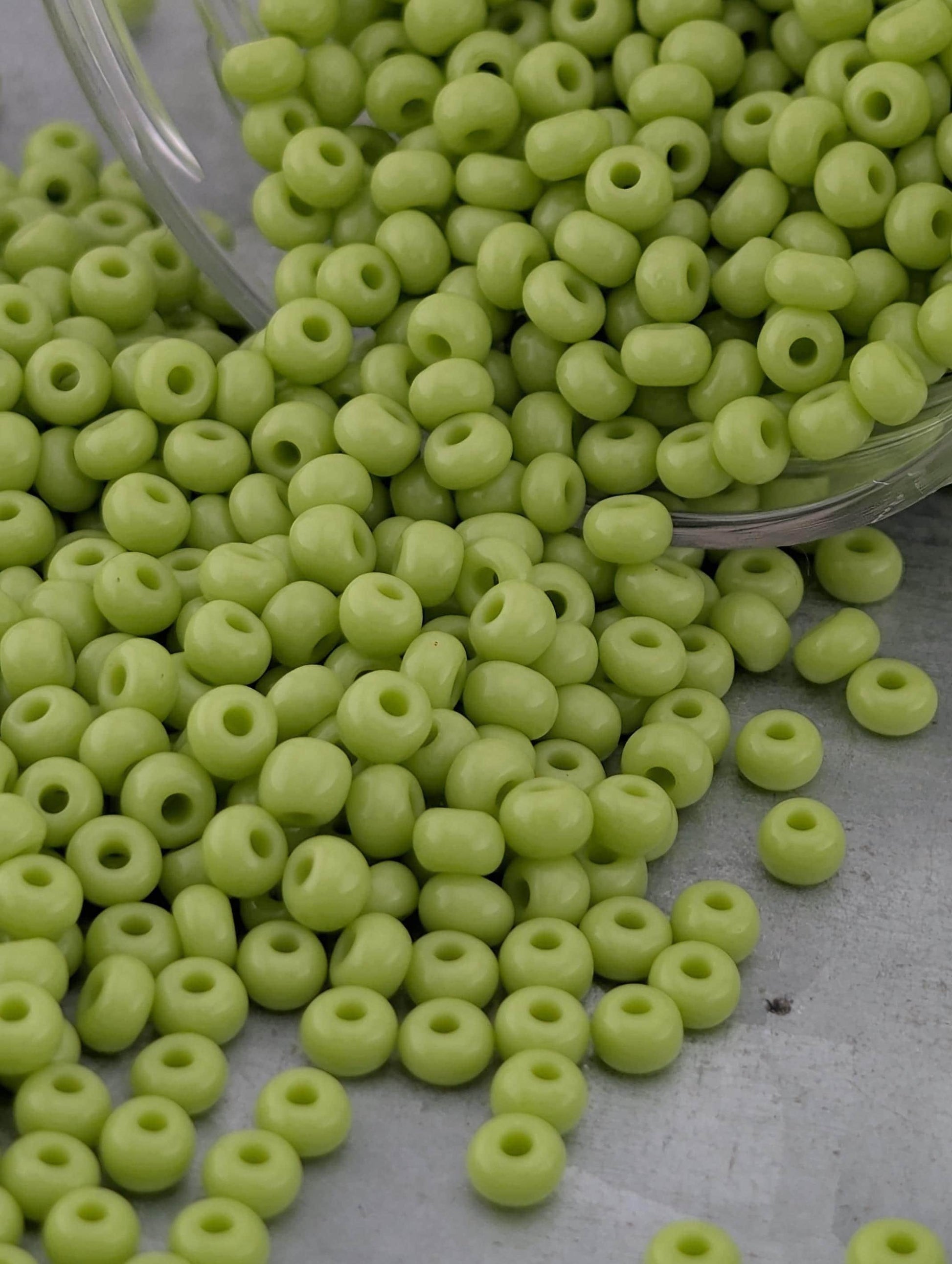 Preciosa 8/0 Seed Beads Opaque Lime Green Size 8/0 - 15g - Czech Glass Rocaille for Jewelry Making