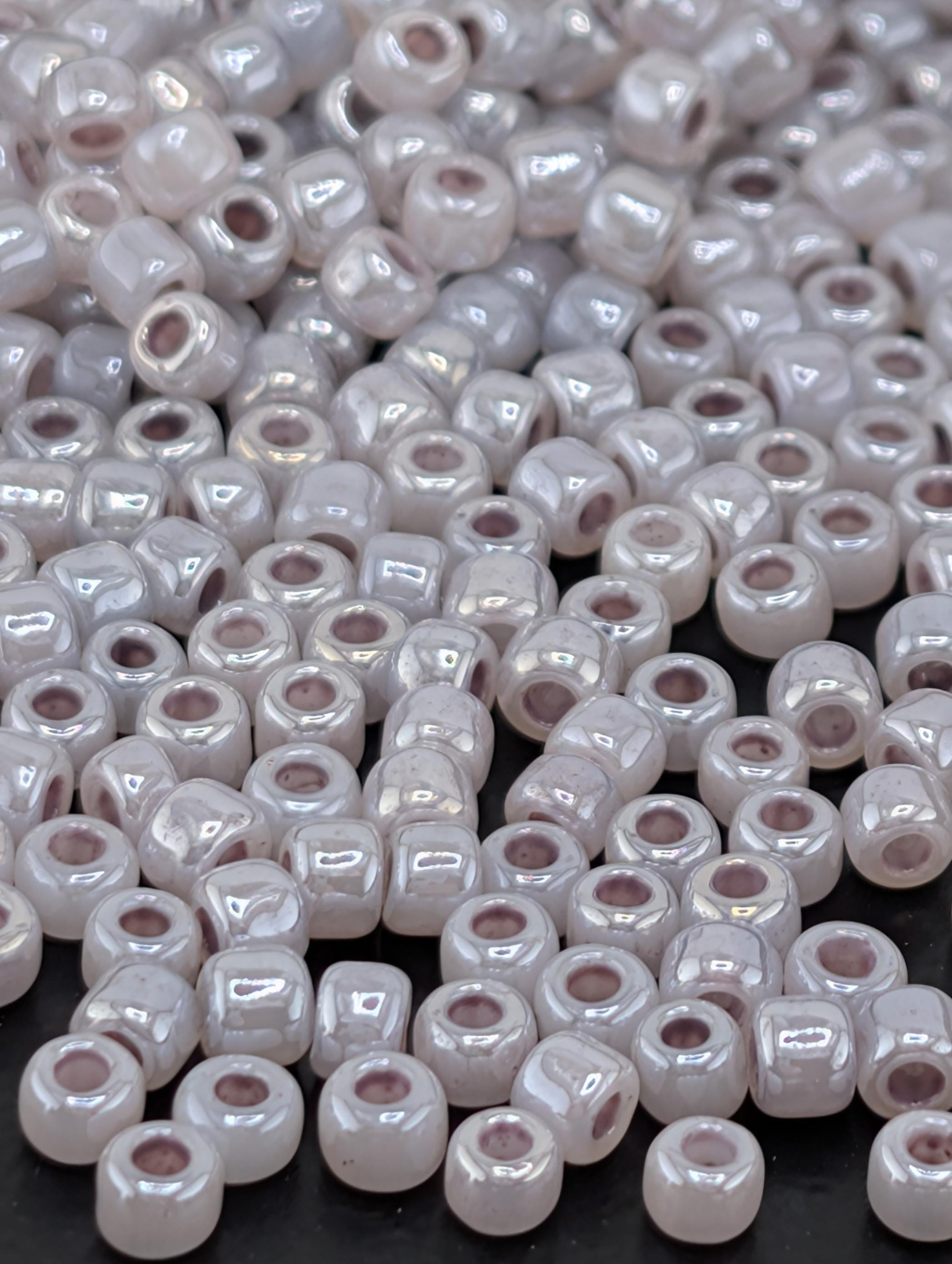 8240SB Opaque Ceylon Grey Lilac 8/0 Matsuno Seed Beads (15g, ~600 pcs)