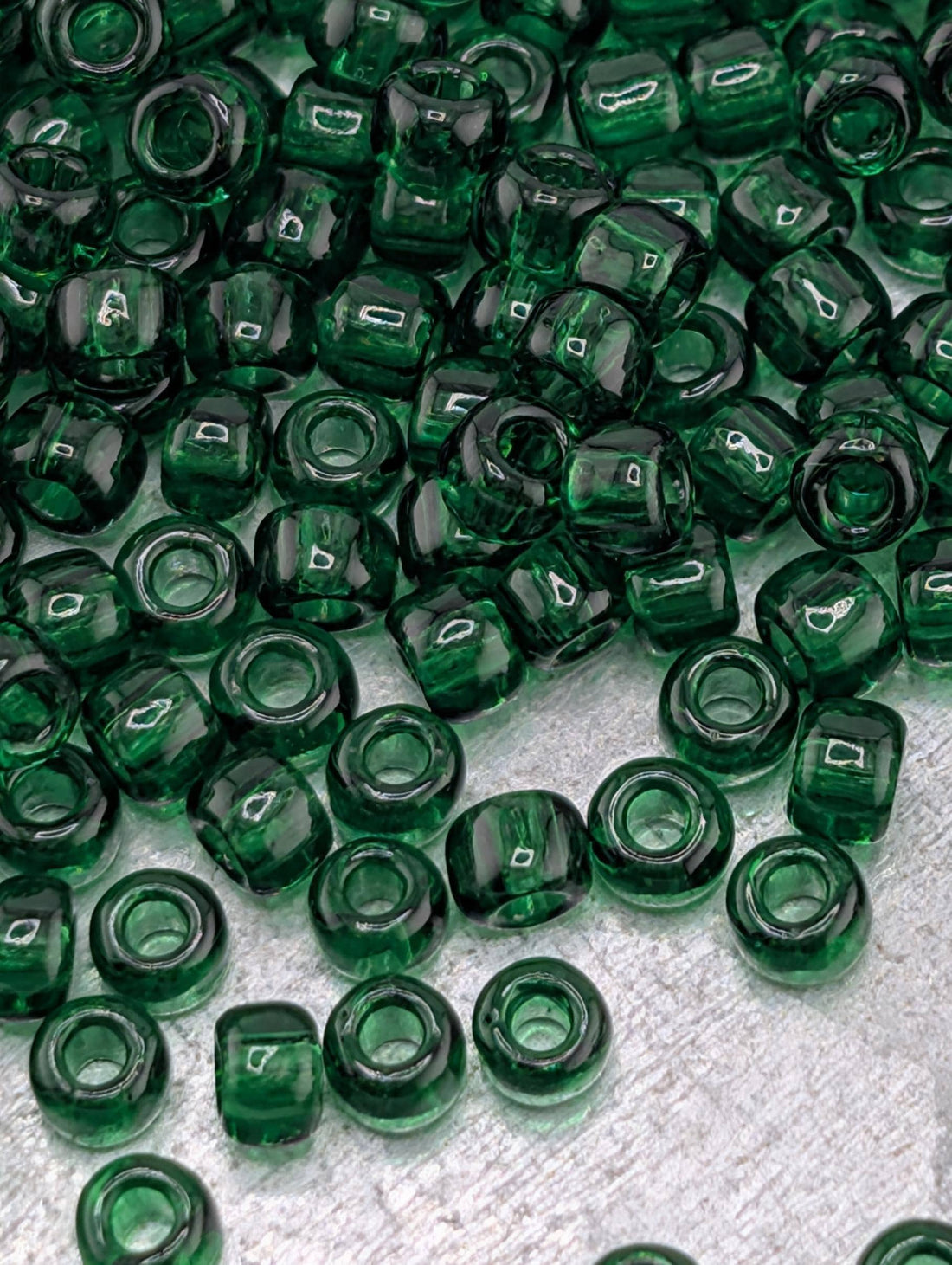 4451SB Transparent Emerald Green 8/0 Matsuno Seed Beads (15g, ~600 pcs) | Japanese Seed Beads | Bead Weaving Embroidery Supply | DIY Jewelry