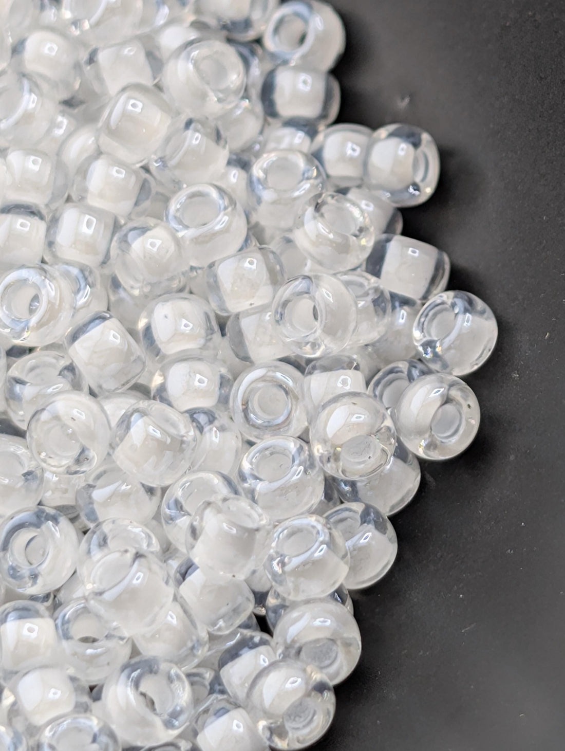 8-1104 Miyuki Rocaille 8/0 | Crystal/White Inside Color Lined 20g