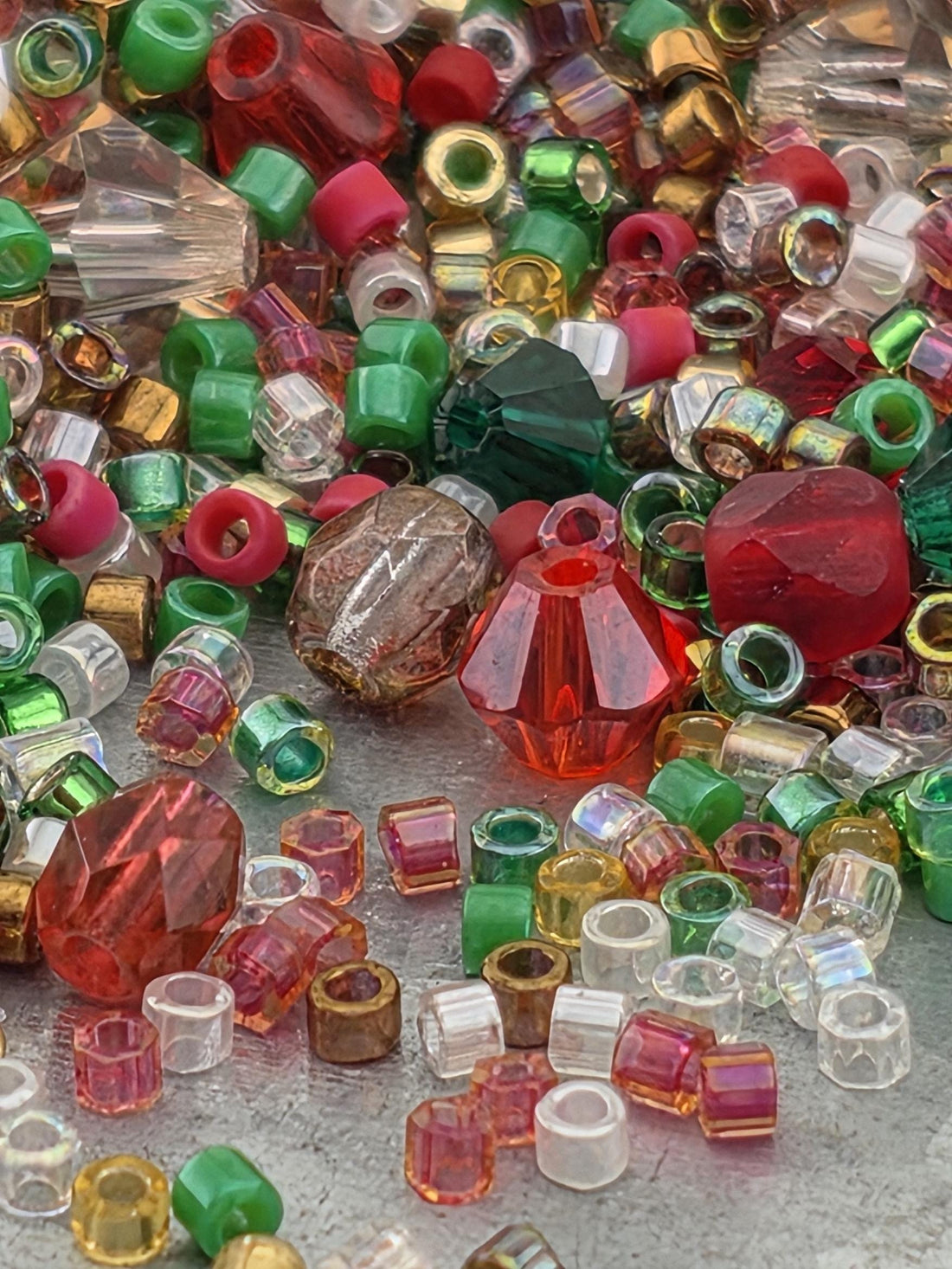 Preciosa & Delica Bead Mix "Mistletoe Magic" (Size 11, 7 grams, ~1300 beads)