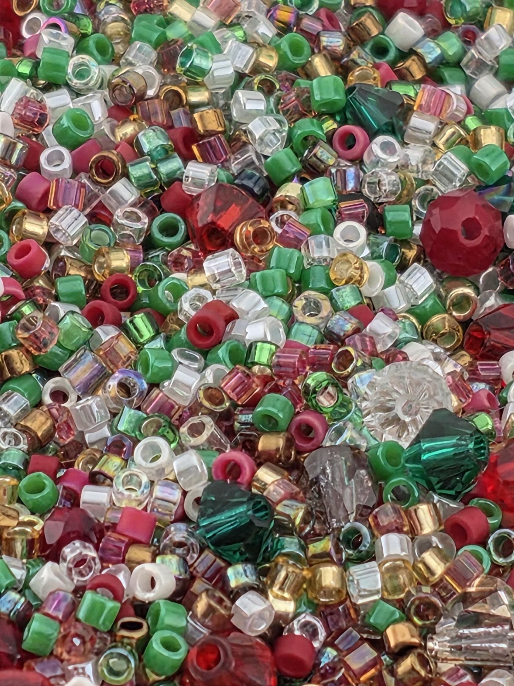 Preciosa & Delica Bead Mix "Mistletoe Magic" (Size 11, 7 grams, ~1300 beads)