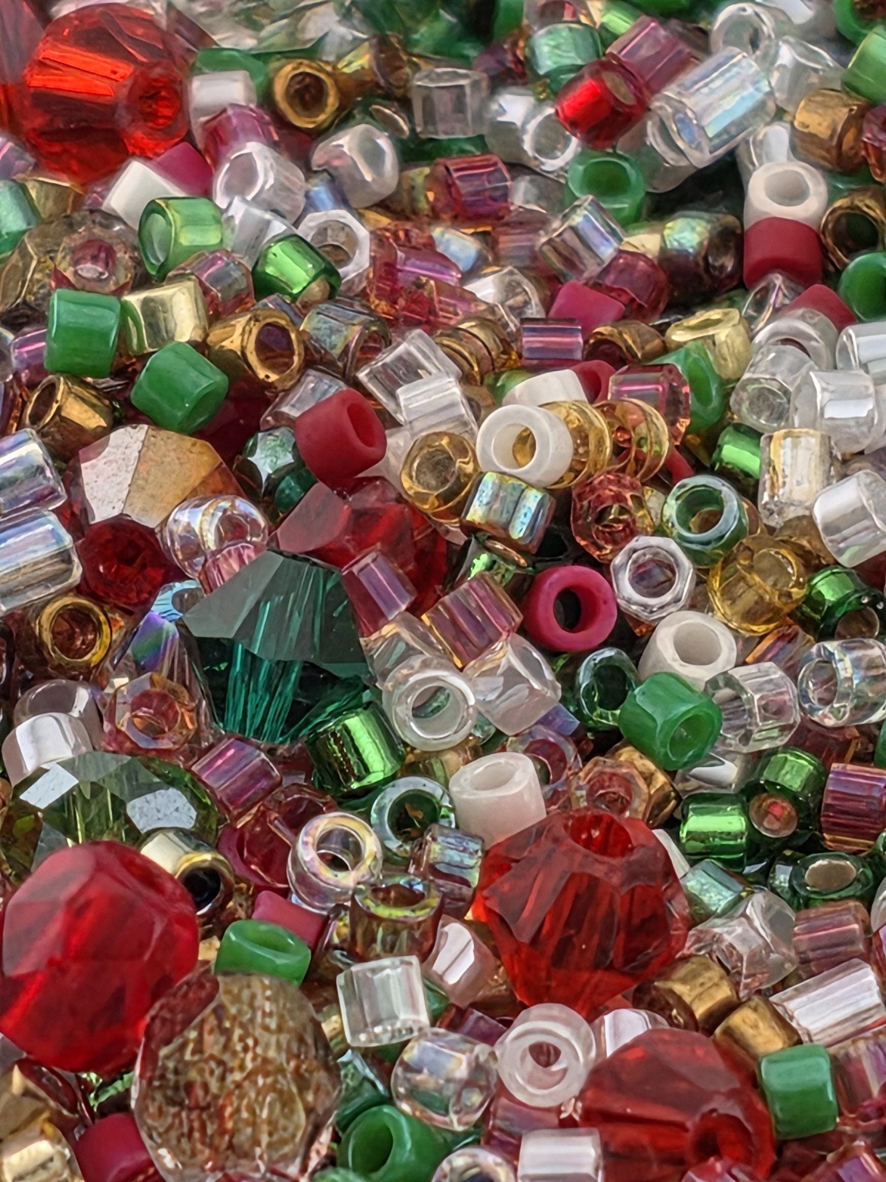 Preciosa & Delica Bead Mix "Mistletoe Magic" (Size 11, 7 grams, ~1300 beads)