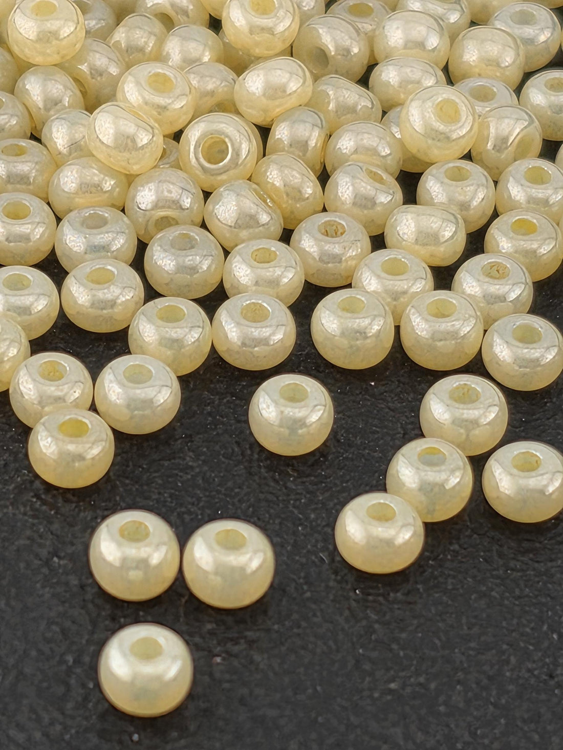 Preciosa Czech Glass Seed Beads, Size 6, Light Cream Pearl (15g Pack)