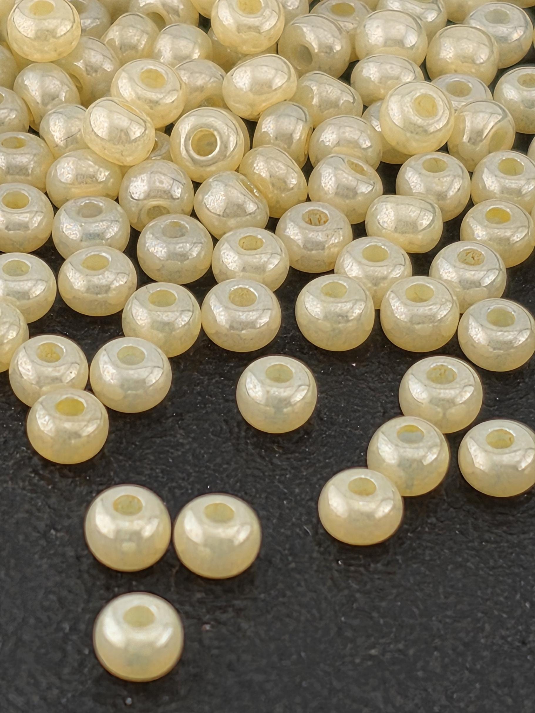 Preciosa Czech Glass Seed Beads, Size 6, Light Cream Pearl (15g Pack)