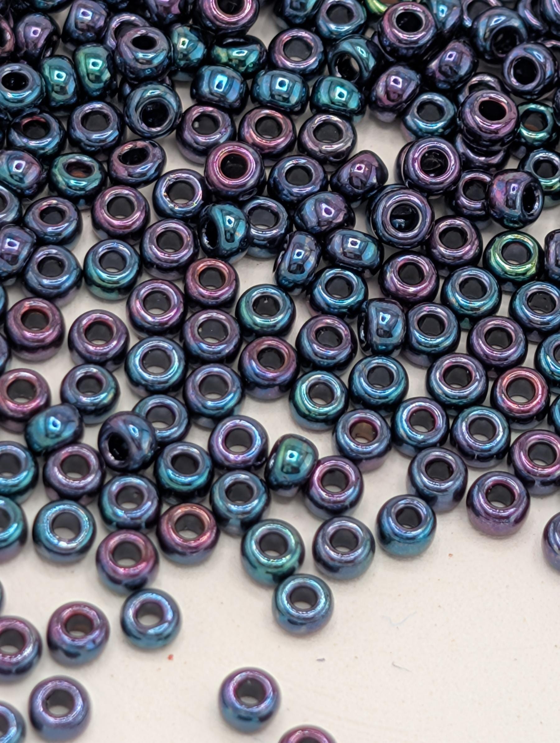 Preciosa 11/0 Seed Beads Opaque Green Iris Size 11/0 pkg - 15g - Czech Glass Rocaille for Jewelry Making