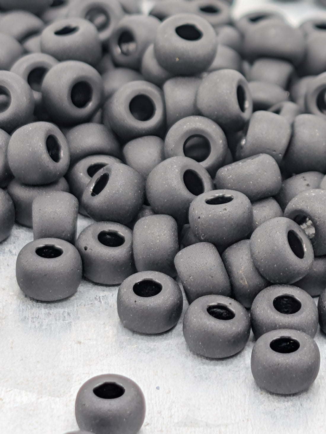 6-0401F:Black O/MA-Miyuki Rocaille 6/0 (20g pkg ~240 pcs)