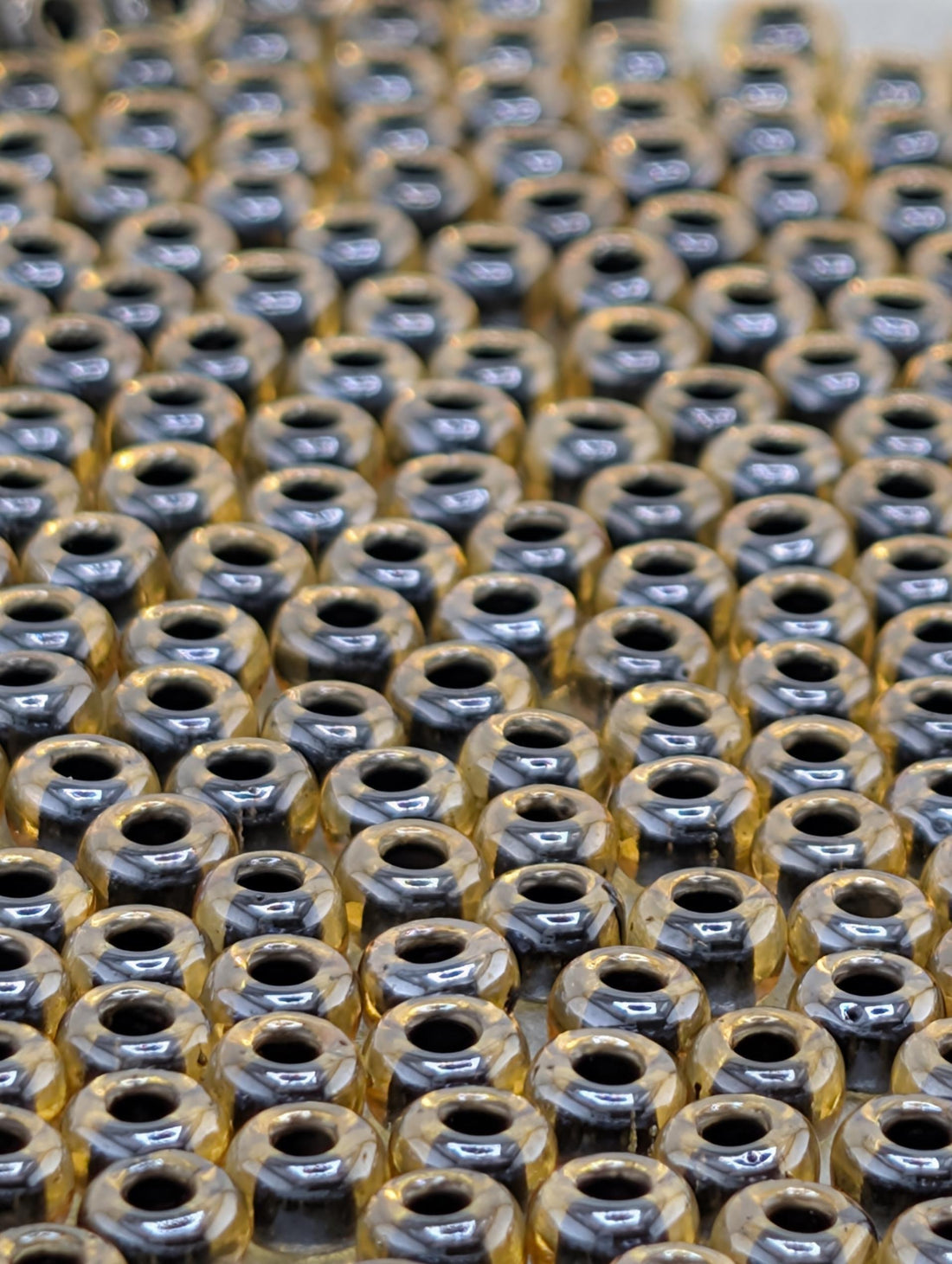 6-1840:Amber/Black ICL-Miyuki Rocaille 6/0 (20g pkg ~240 pcs)