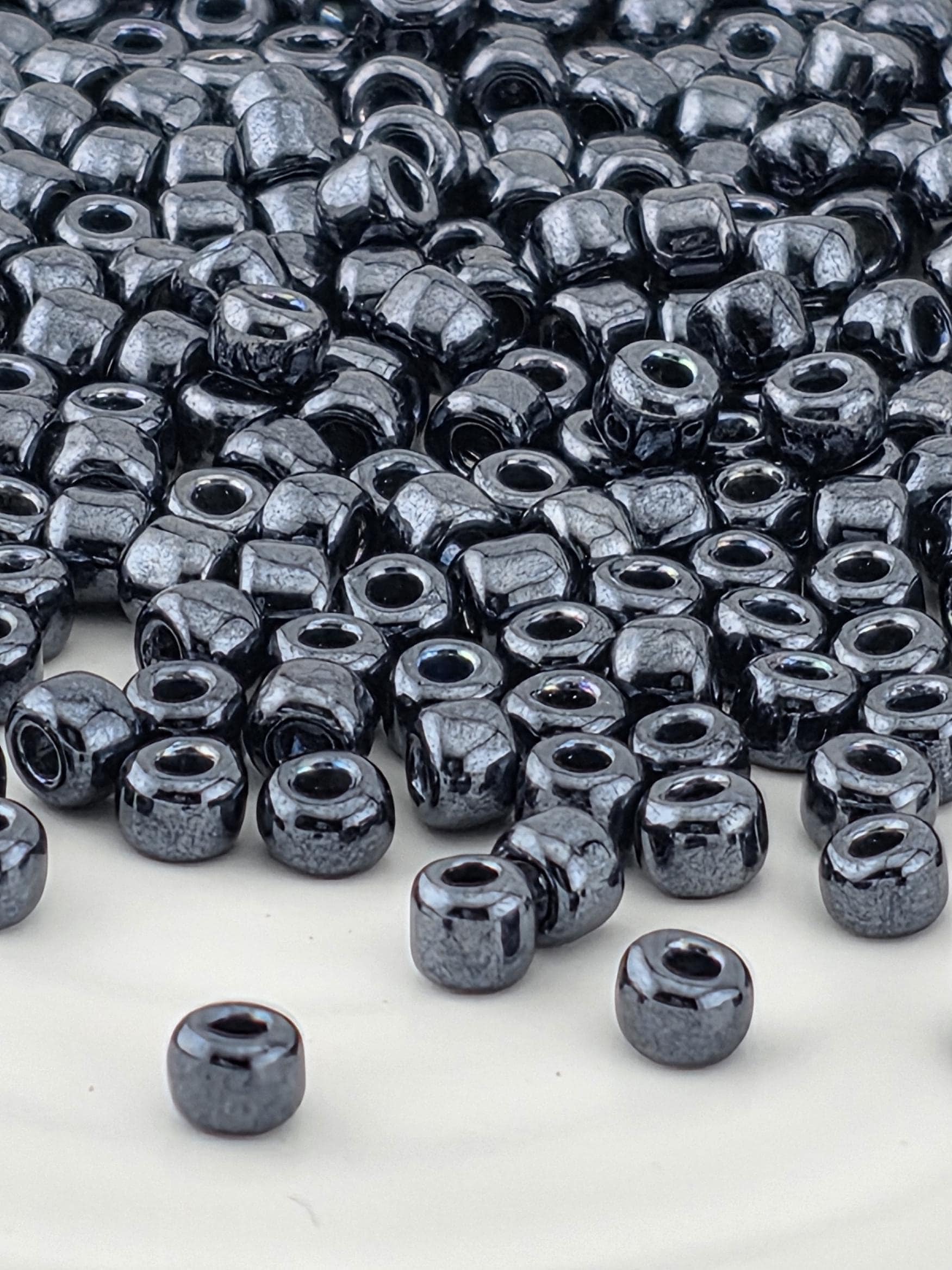 Matsuno Seed Beads Size 6: Opaque Iris Silver, 15g Approx 180 pcs