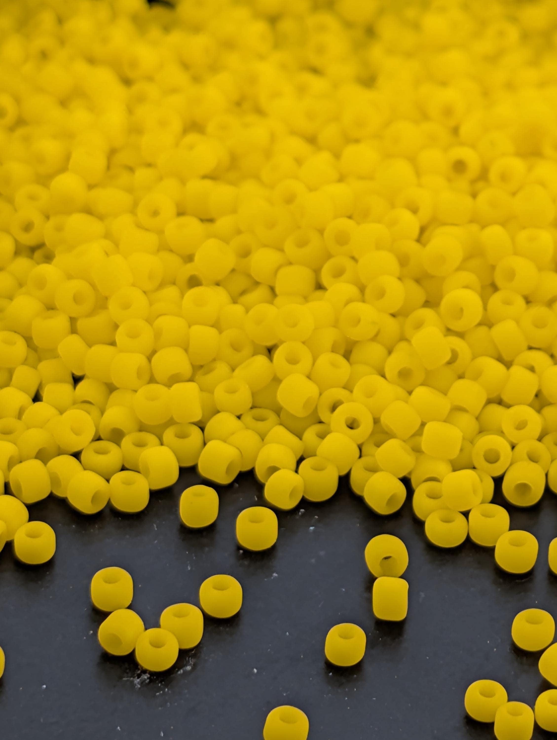 1975SB Opaque Matte Dark Yellow 11/0 Round Matsuno Seed Beads (15g, ~1650 pcs)