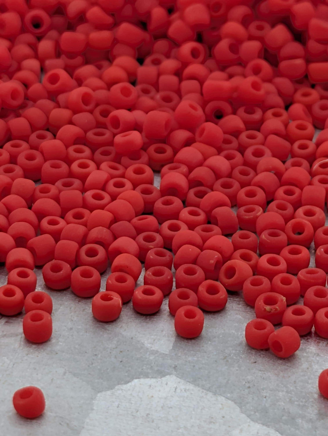 1981SB Opaque Matte Red 11/0 Round Matsuno Seed Beads (15g, ~1650 pcs)