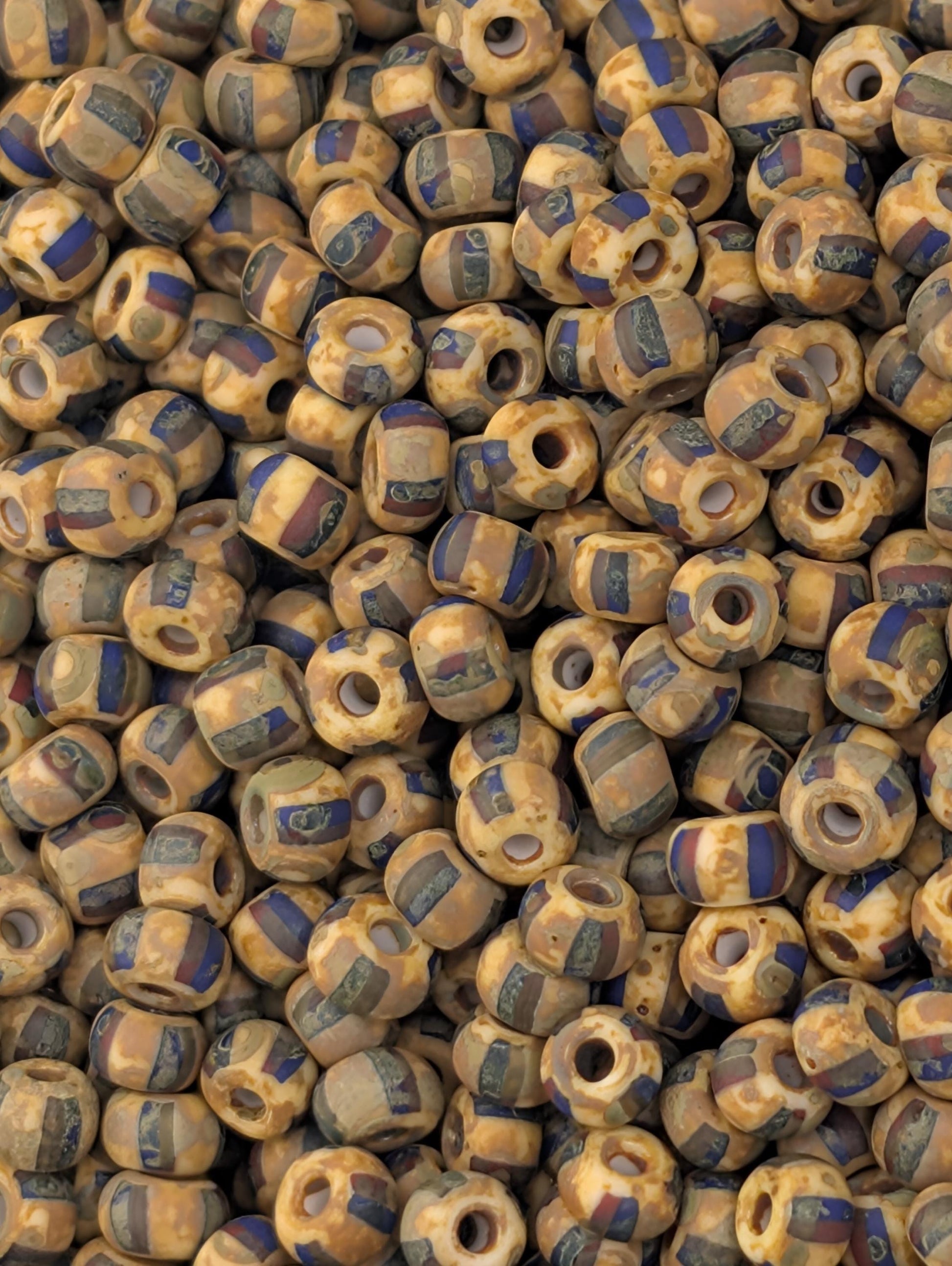 Preciosa 8/0 Seed Beads 8/0 Aged White Red & Blue ram - 15g - Czech Glass Rocaille for Jewelry Making