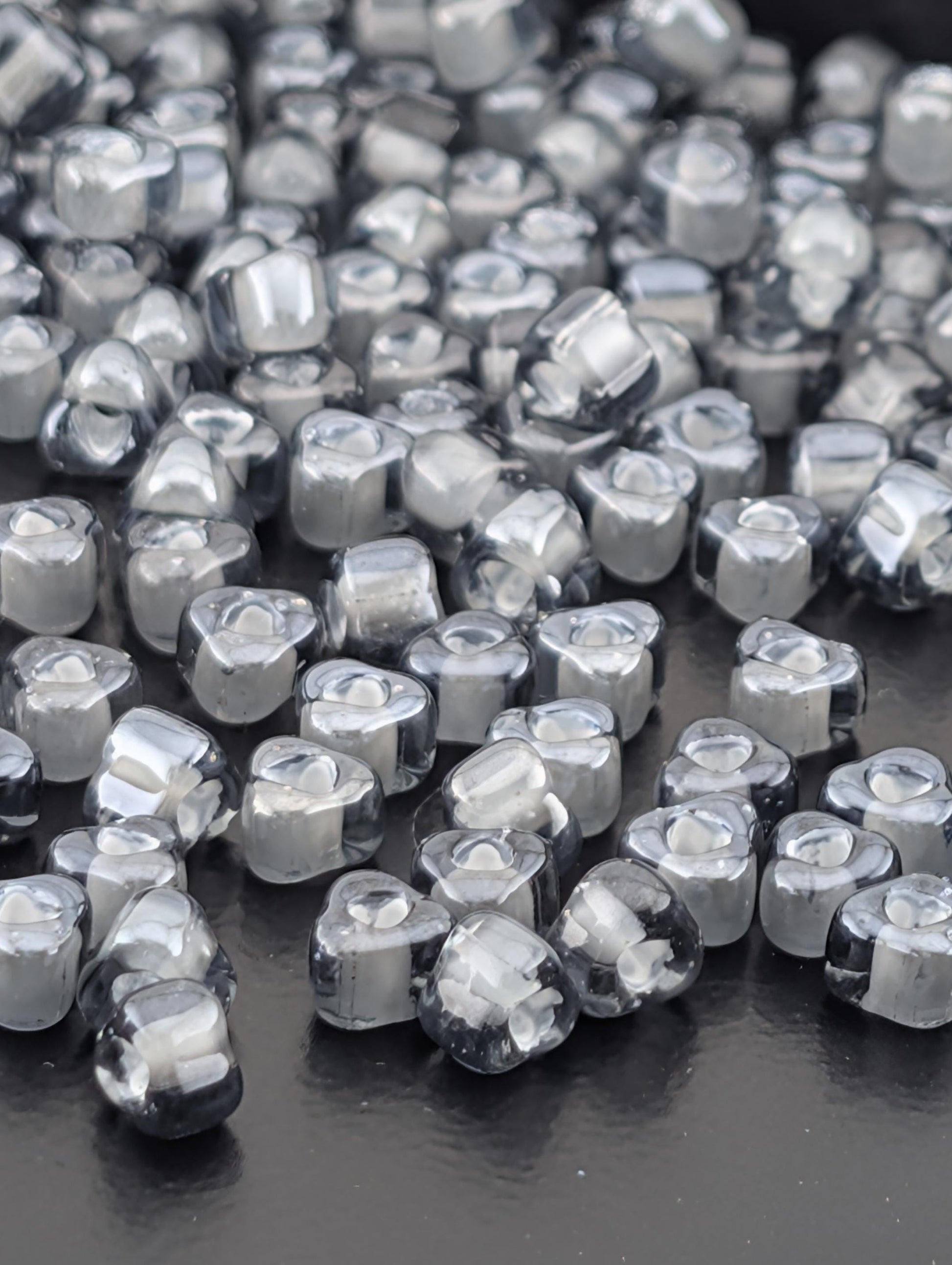 Black/Grey Inside Color Lined Miyuki Triangle Size 8/0 (15g Pkg)