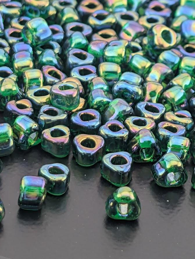 Med Green/Dk Green Inside Color Lined Sparkle Miyuki Triangle Size 5/0 (15g Pkg) | Japanese Seed Beads | Bead Weaving Embroidery Supply
