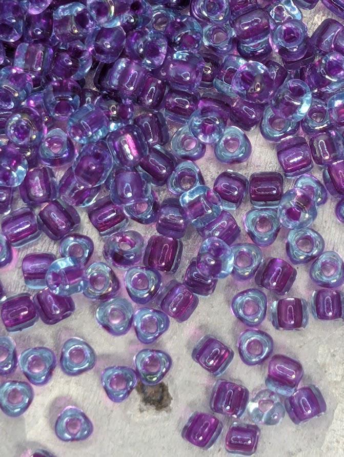 Blue/Fuchsia Inside Color Lined Miyuki Triangle Size 8/0 (15g Pkg)