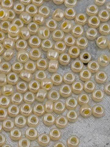 Light Gold Ceylon Miyuki Rocaille Size 8/0 (20g pkg)