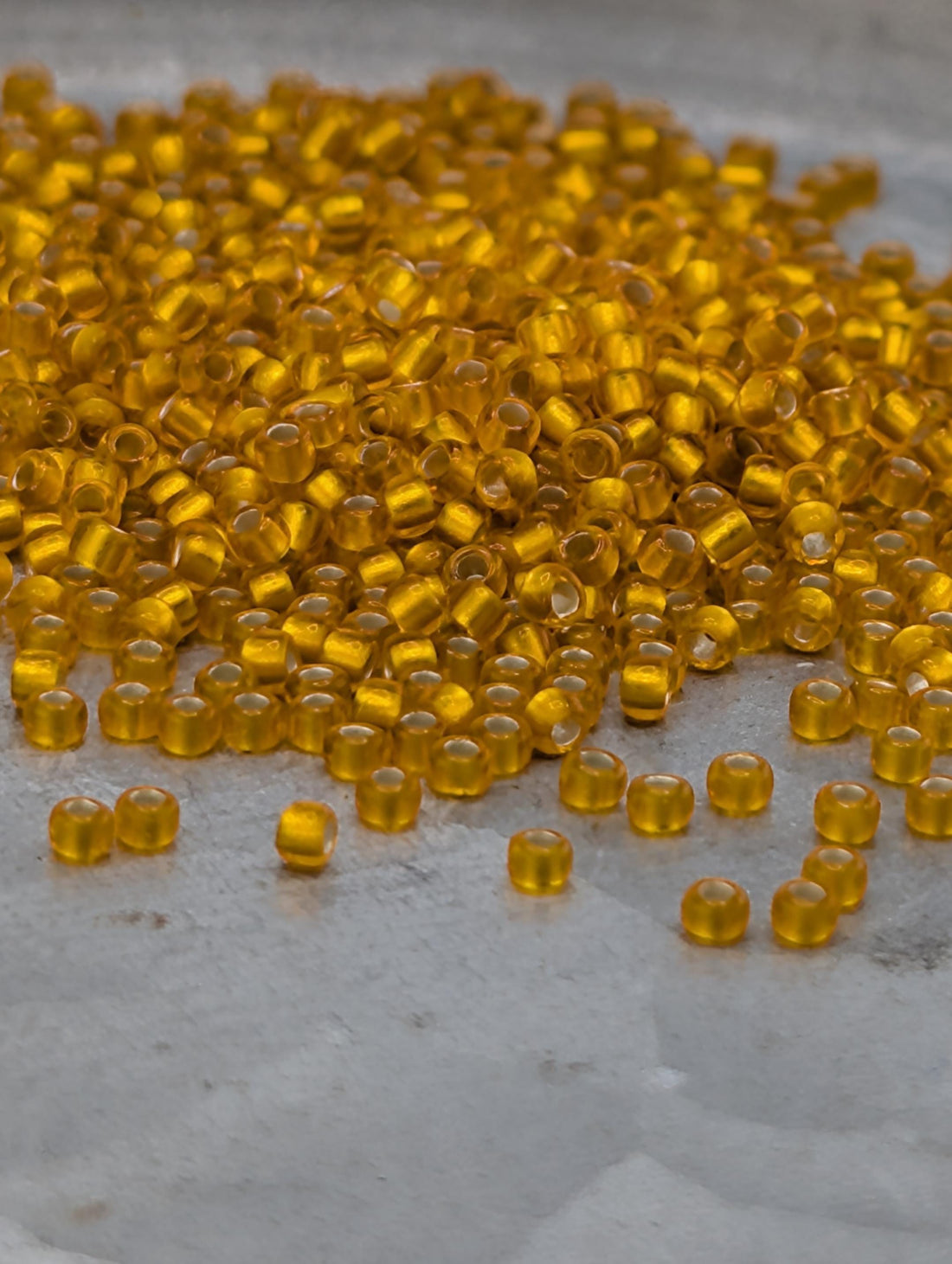 Silver-Lined Frosted Lt Hyacinth Size 15/0 Toho Round 2.5" tube