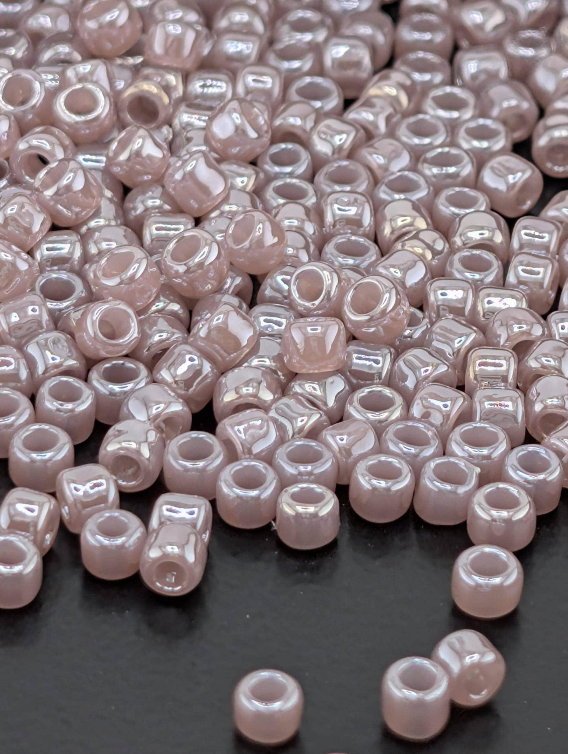 Ceylon Grape Mist Size 8/0 Toho Round 2.5" tube