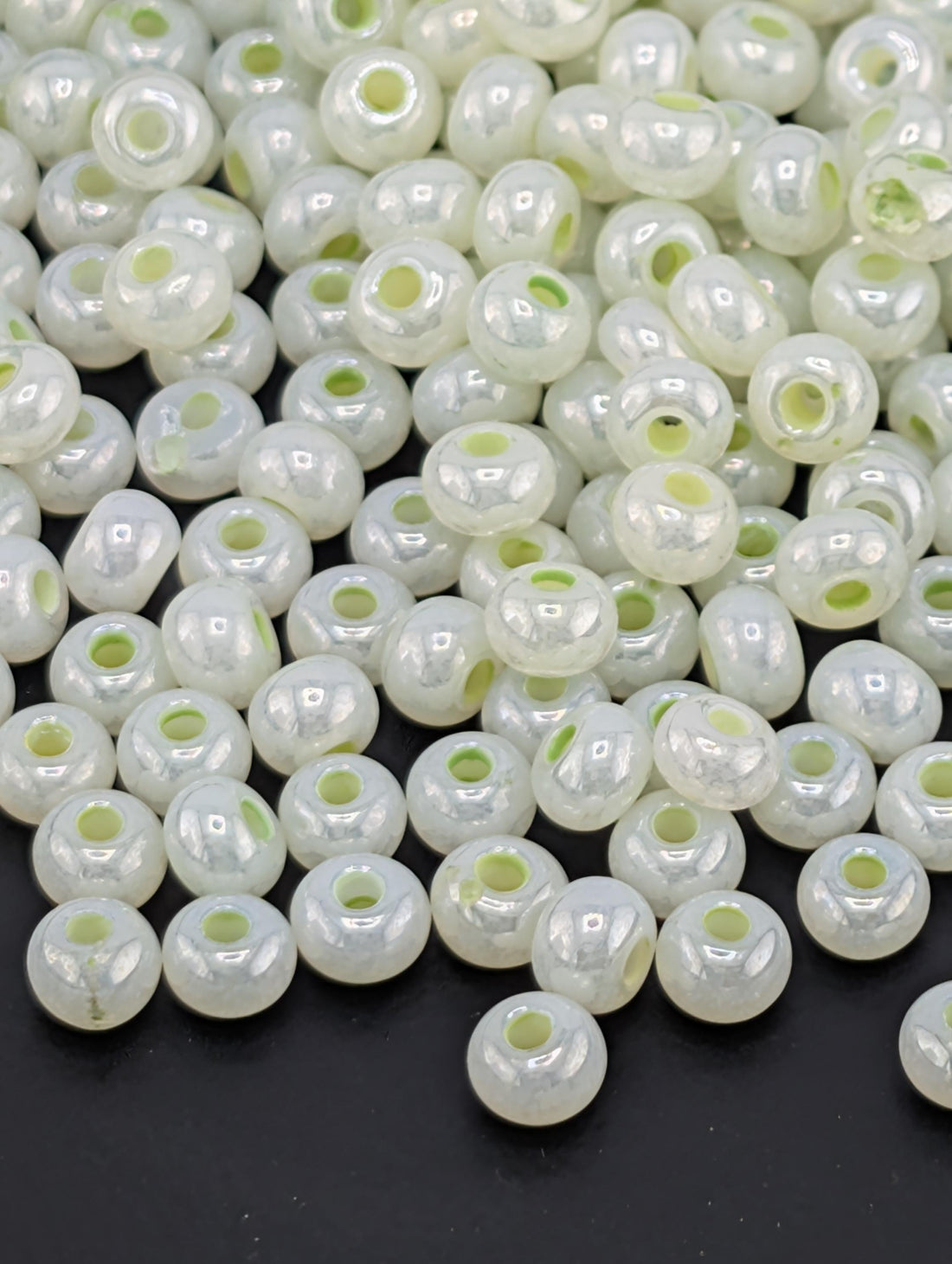 Seed Beads 6/0: Pastel Green Czech Glass - Preciosa, 15g