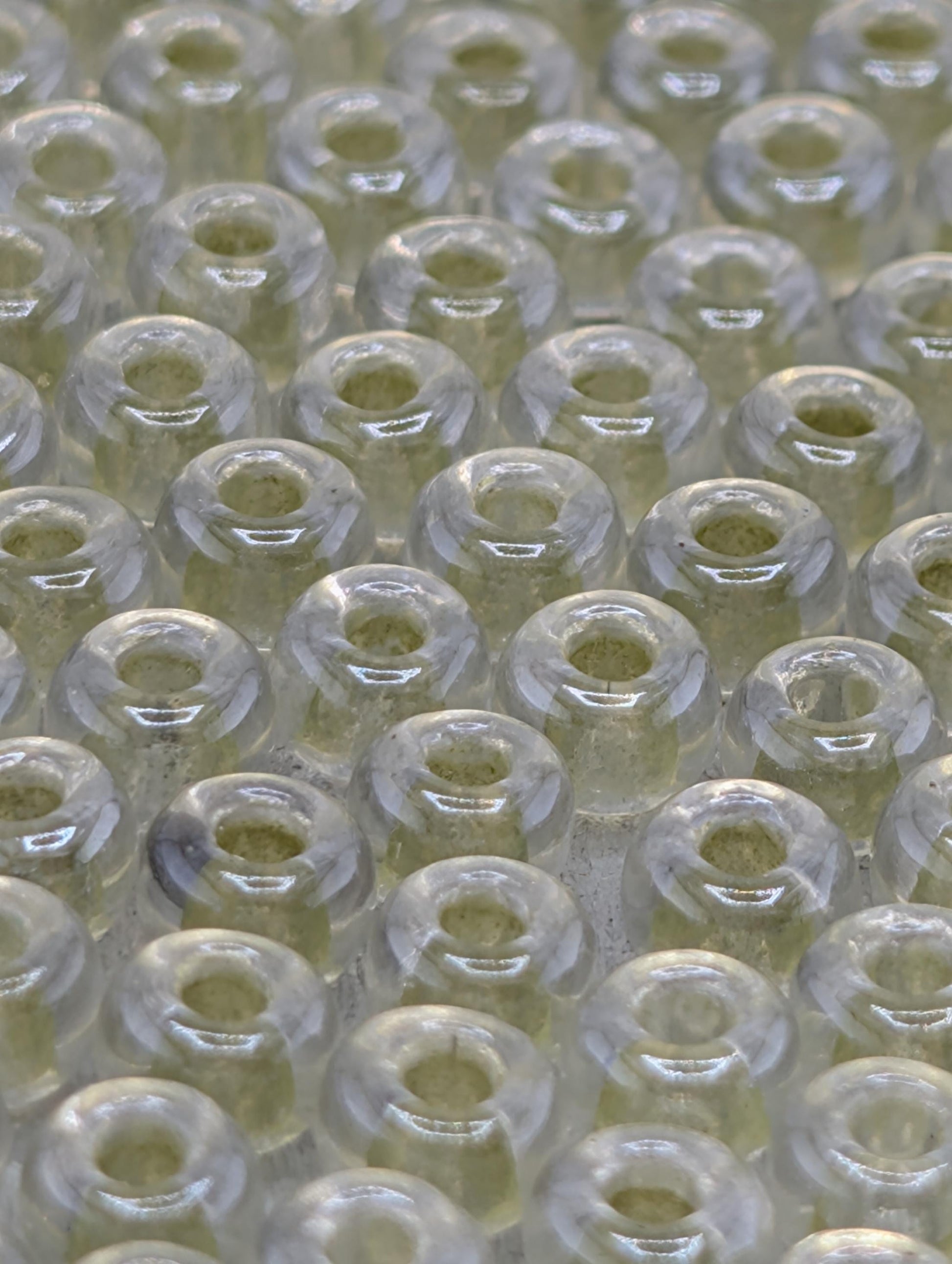 6-1527:Crystal/Light Celery ICL*-Miyuki Rocaille 6/0 (20g pkg ~240 pcs)