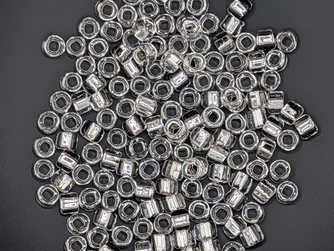 Matsuno Seed Beads, Transparent Silver-Lined Clear (Size 6, 15g Pack)