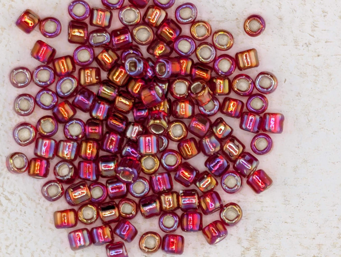 Seed Beads 6/0: Ruby Red Translucent with Silver Lining - Matsuno Glass, 15g