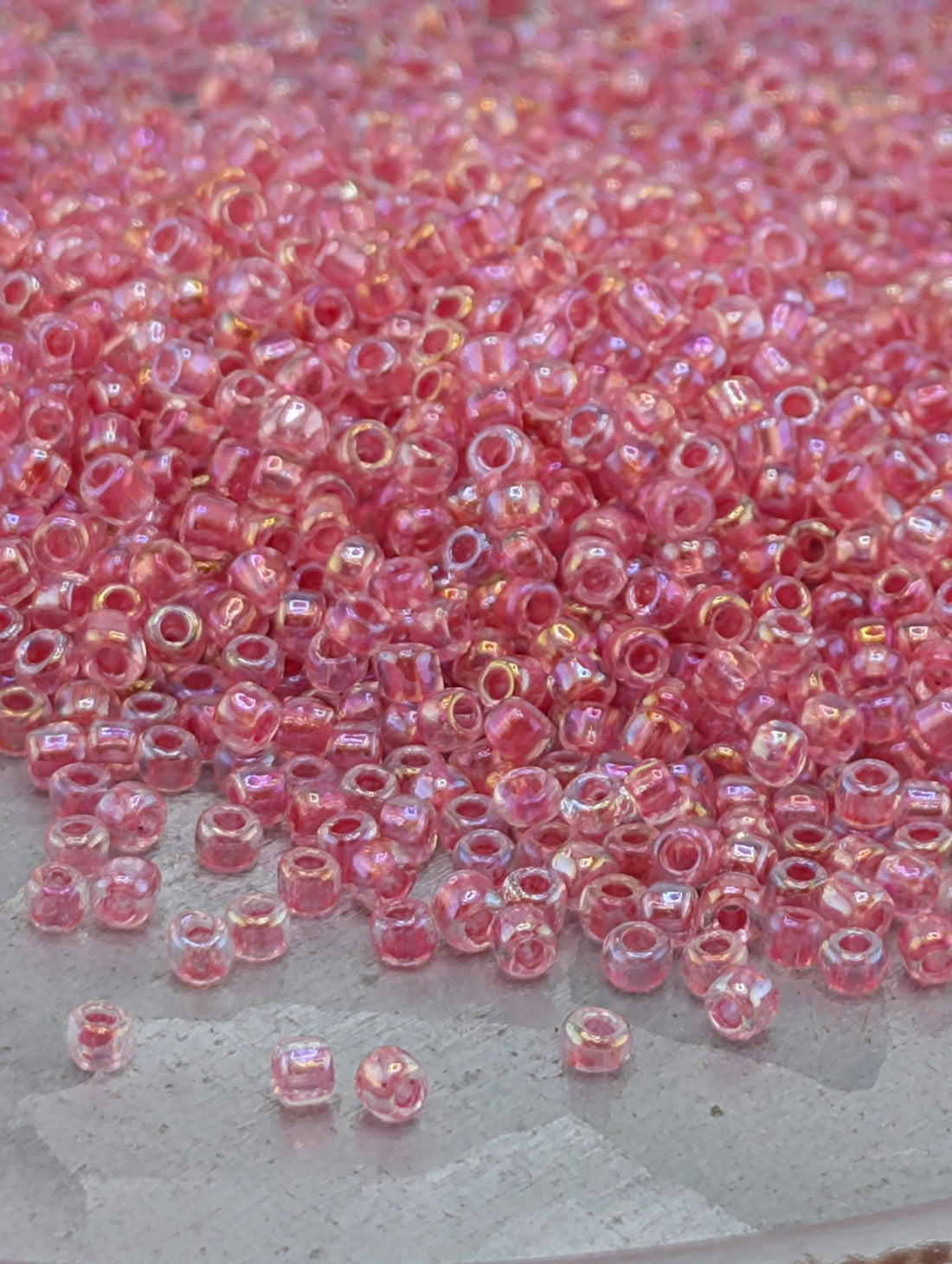 1852SB Translucent Inside Dyed Color Rainbow Hot Pink 11/0 Round Matsuno Seed Beads (15g, ~1650 pcs)