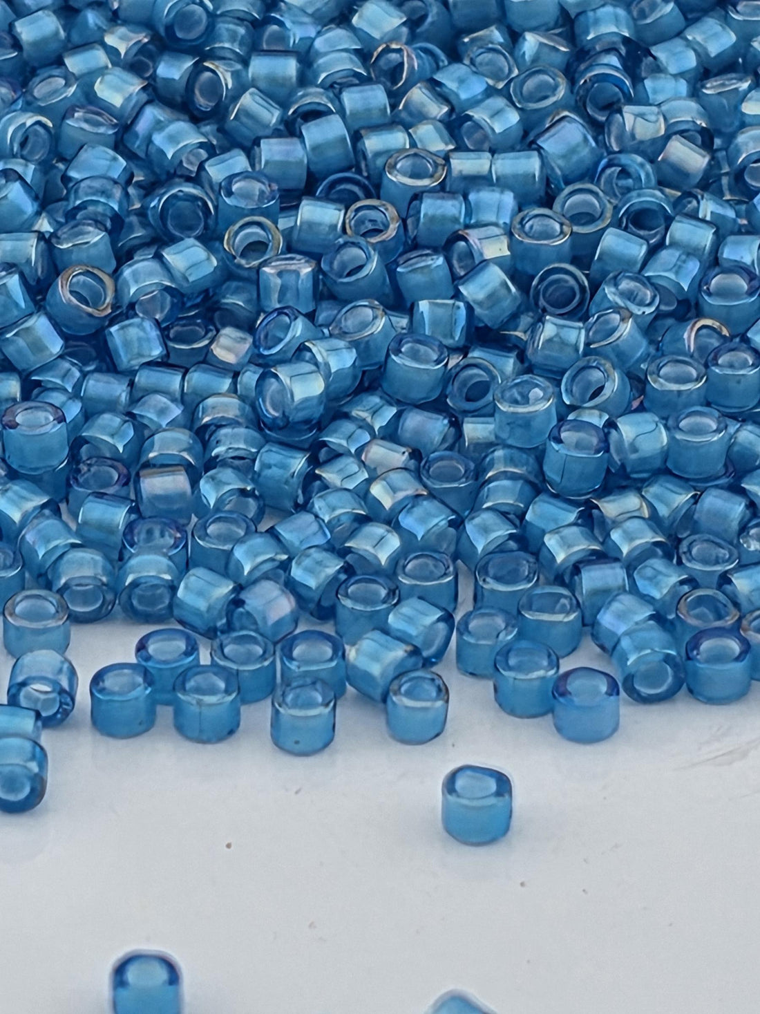 DB1783 Miyuki Seed Beads: Blue AB and White Lined - Glass Size 11 (7g, ~1400 pcs)