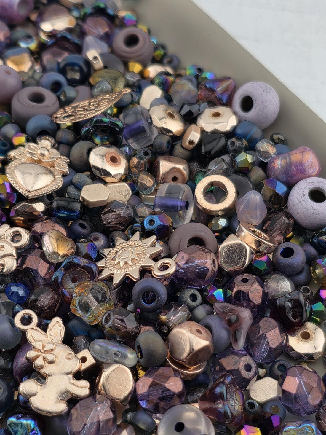 Violet Tendancies Artisan Glass Beads: Violet Shades with Sparkle - Mixed Shapes 56g | Jewelry Making Bracelet Supply | Learise Curated Mix