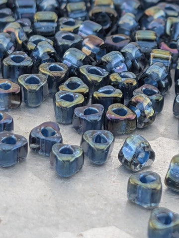 Lt Blue/Midnight Blue Inside Color Lined Sparkle Miyuki Triangle Size 5/0 (15g Pkg)