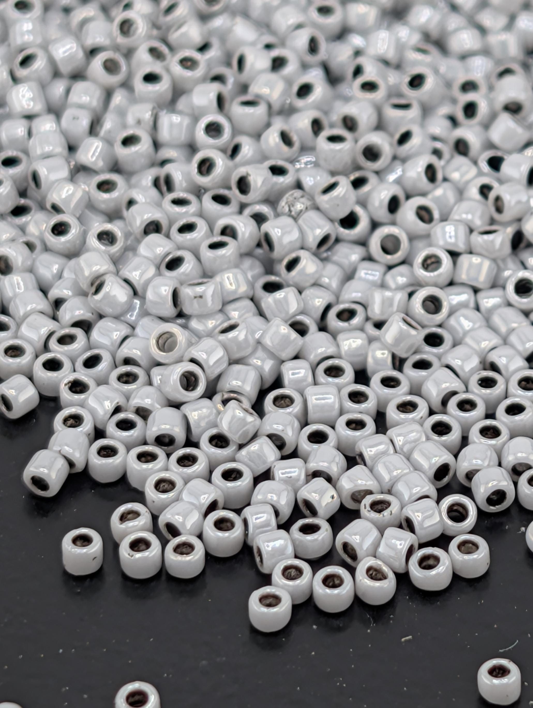 Inside-Color Opaque Gray/Black-Lined Size 15/0 Toho Round 2.5" tube