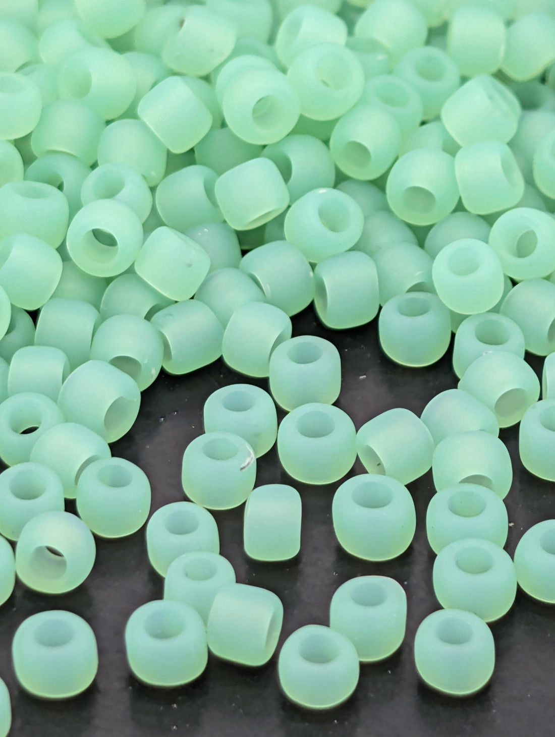 Ceylon Frosted Celery Size 8/0 Toho Round 2.5" tube