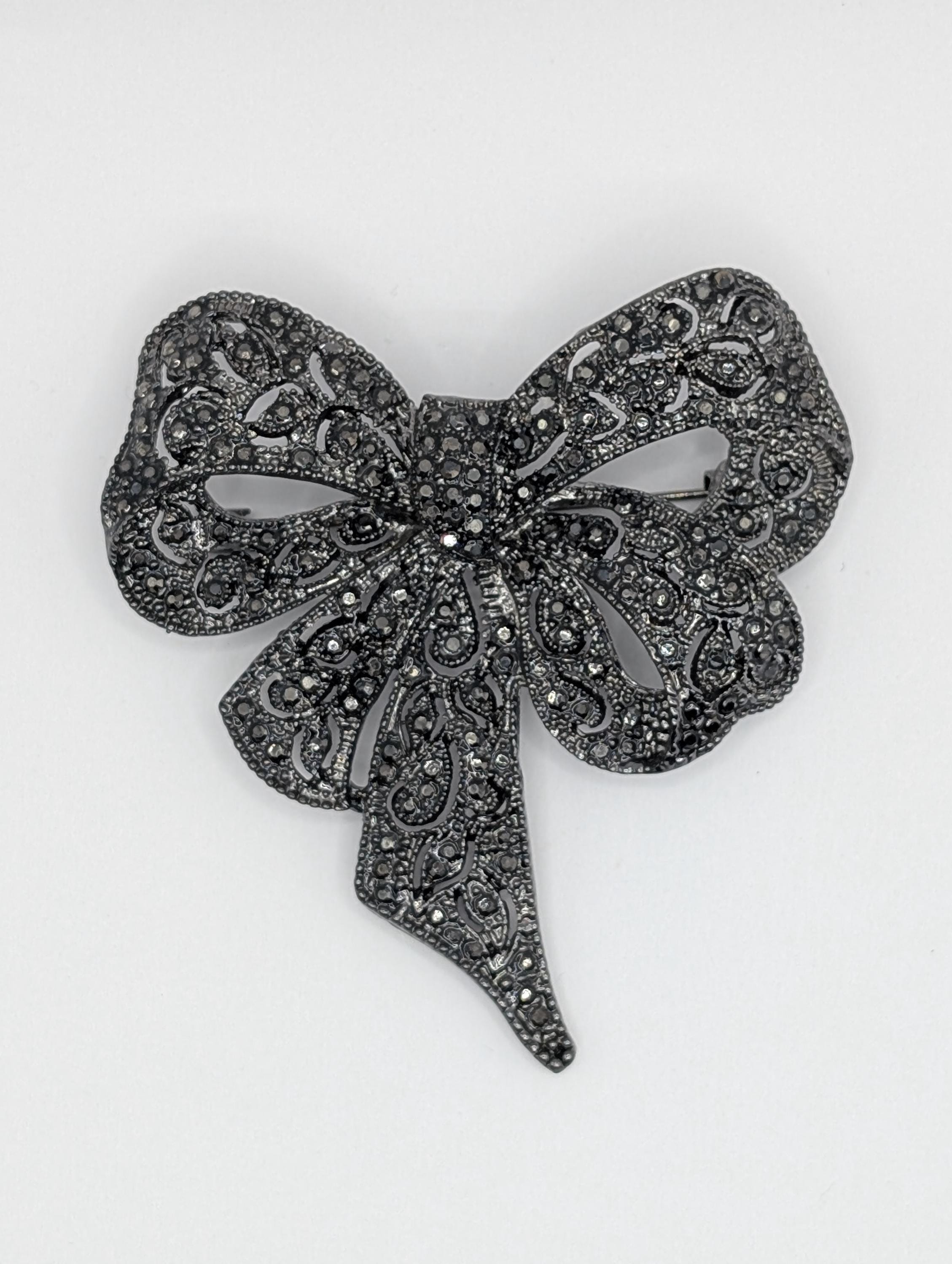 Bowtie Brooch Pin: Rhinestone Accent - Gunmetal Silver Plated