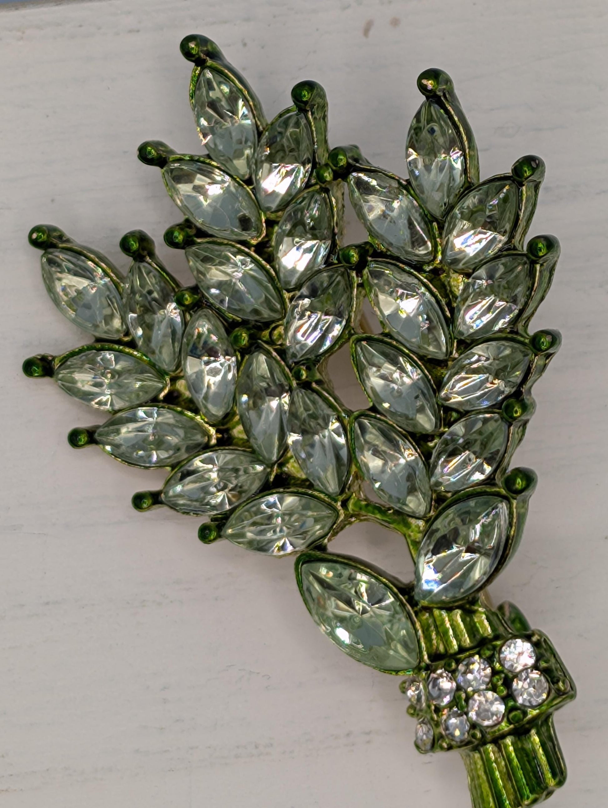 Bamboo Leaf Brooch: Nature-Inspired Pin (Light Green Enamel, Plated)