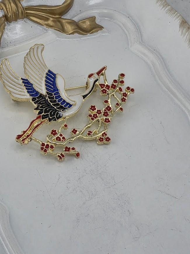Crane Brooch Pin: Gold Plated Nature Design (Lightweight Accessory)