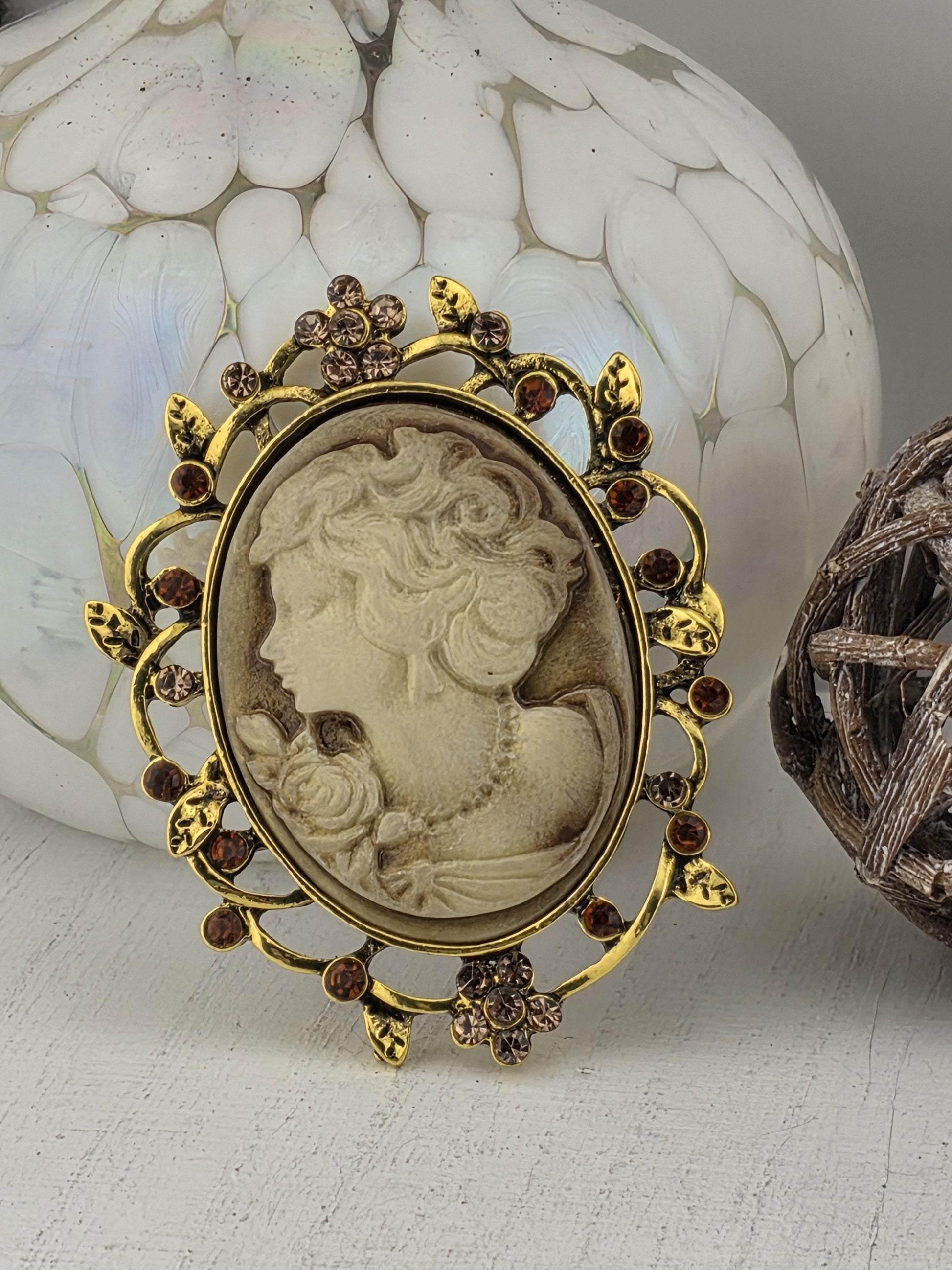 Vintage Ethnic Style Brooch - Alloy Rhinestone & Resin Statement Jewelry