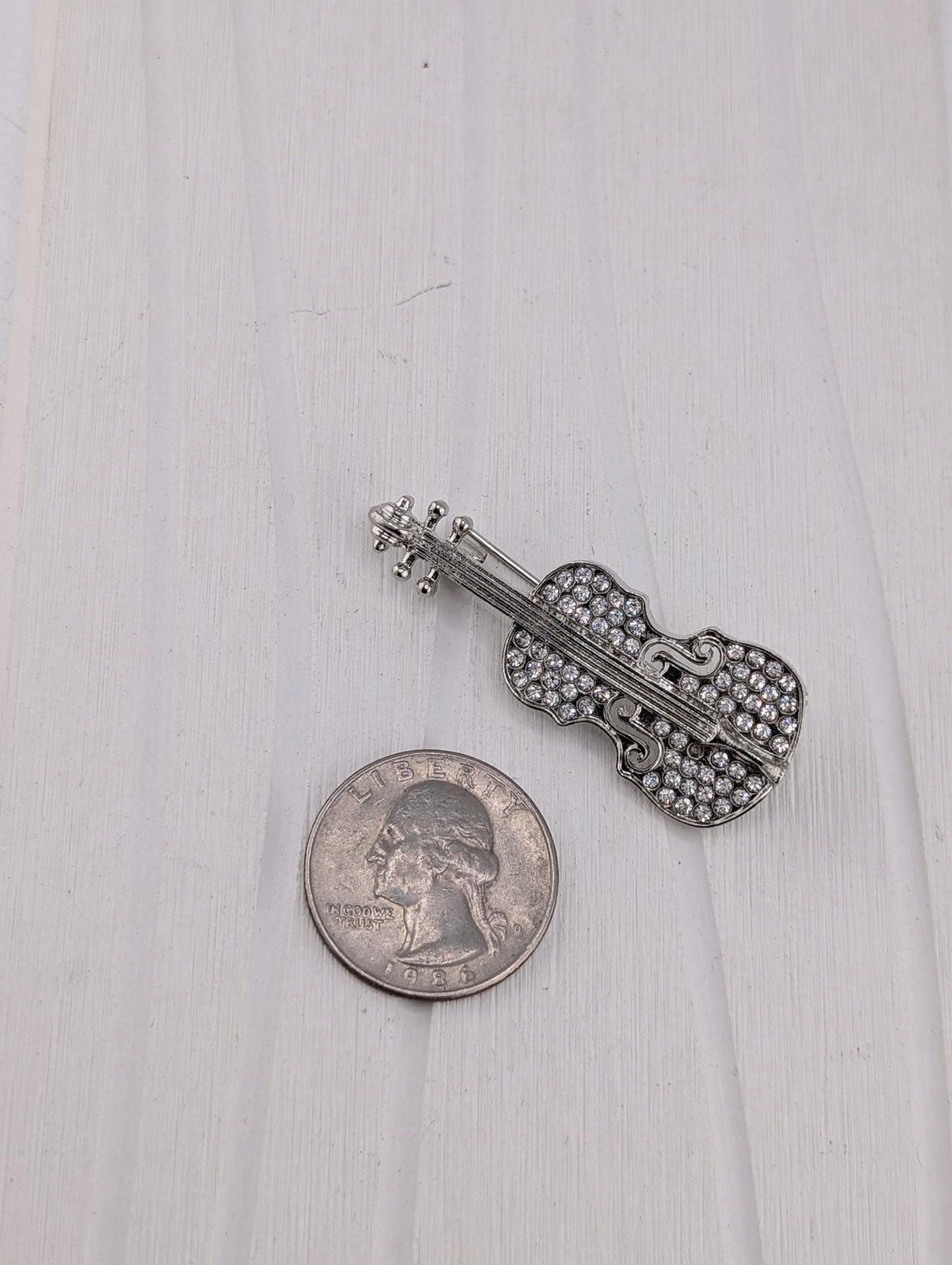Music Lover Silver Violin Brooch, Rhinestone Sparkle (Compact Pin)