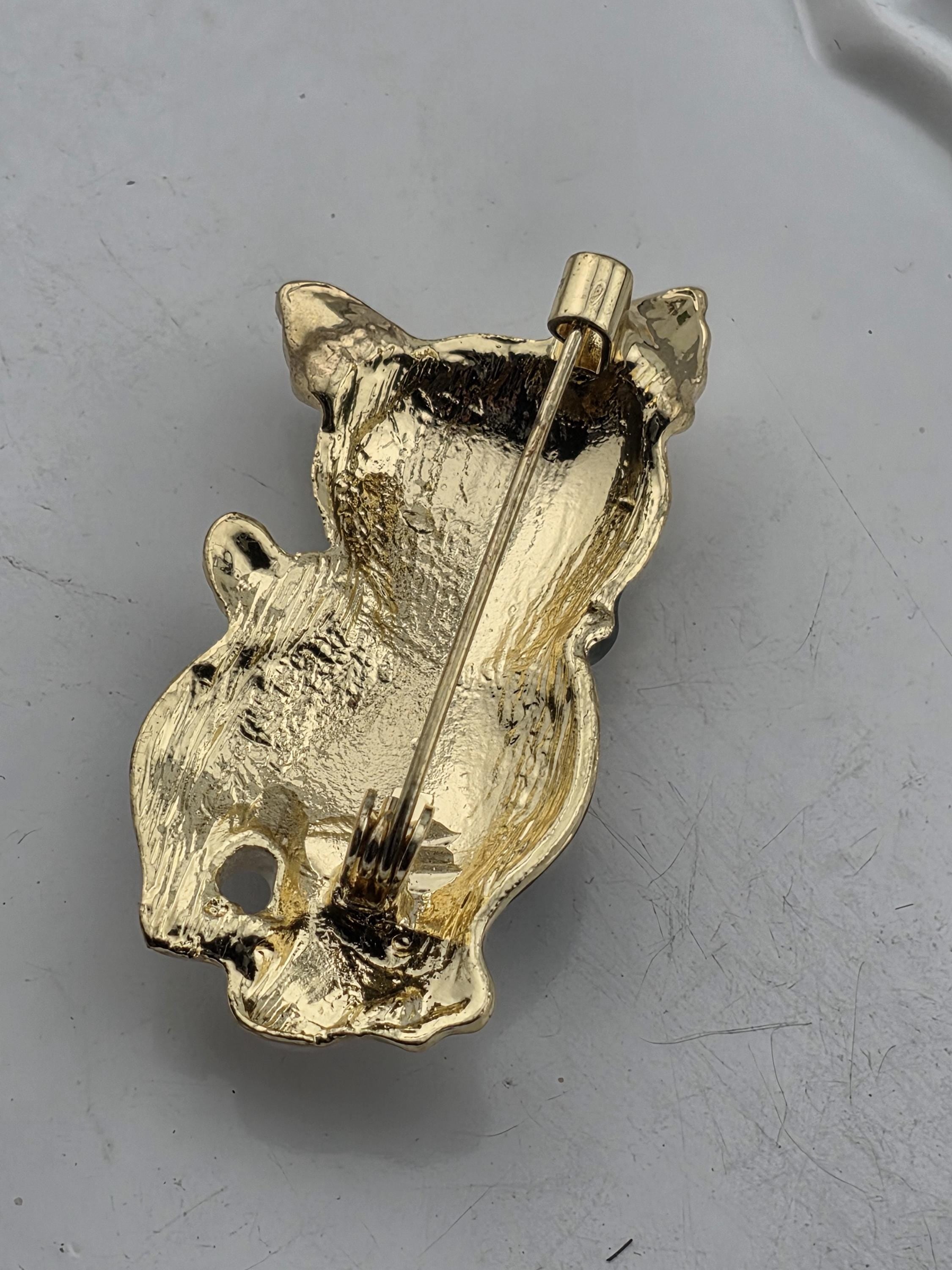 Playful Cat Brooch: Gold Plated Pin with Bowtie and Rhinestone Accent