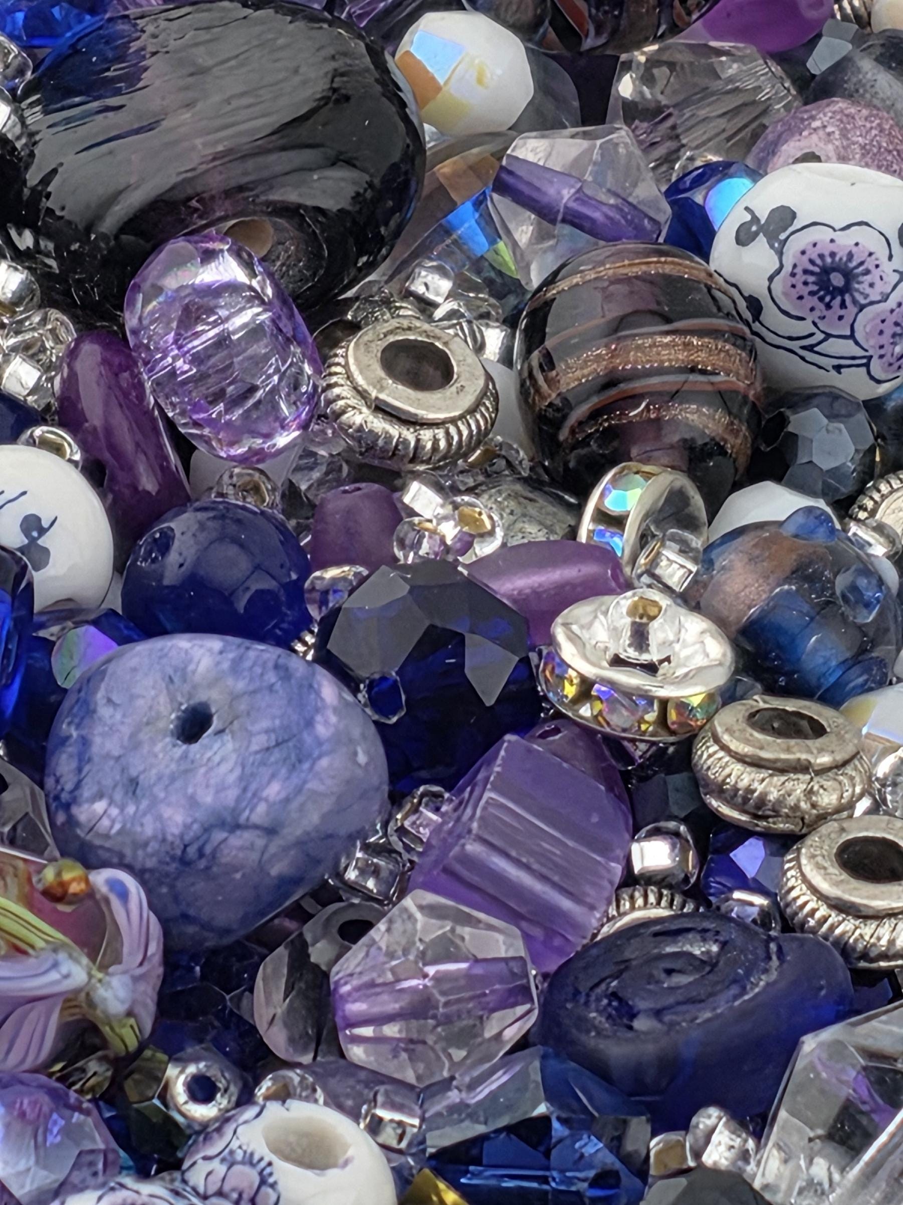 New "Heard It Through The Grapevine" Glass & Metal Bead Mix By Learise 2oz pkg