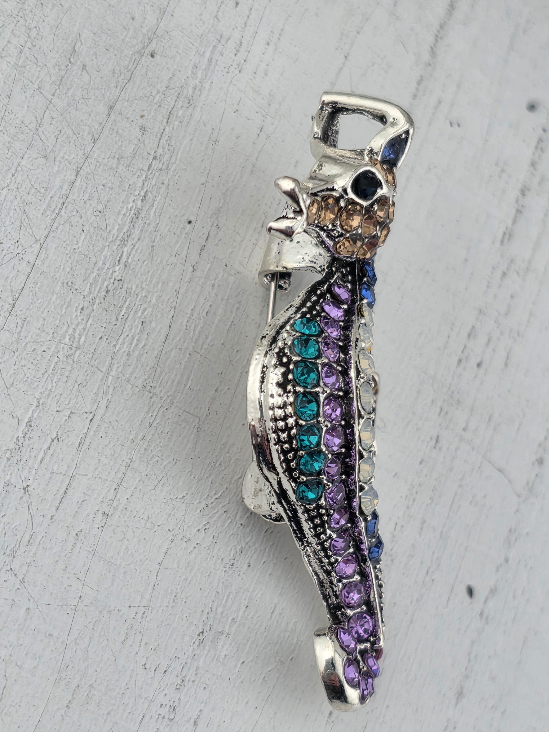 Elegant Seahorse Brooch with Rainbow Pearls - Charming Vacation Style Jewelry