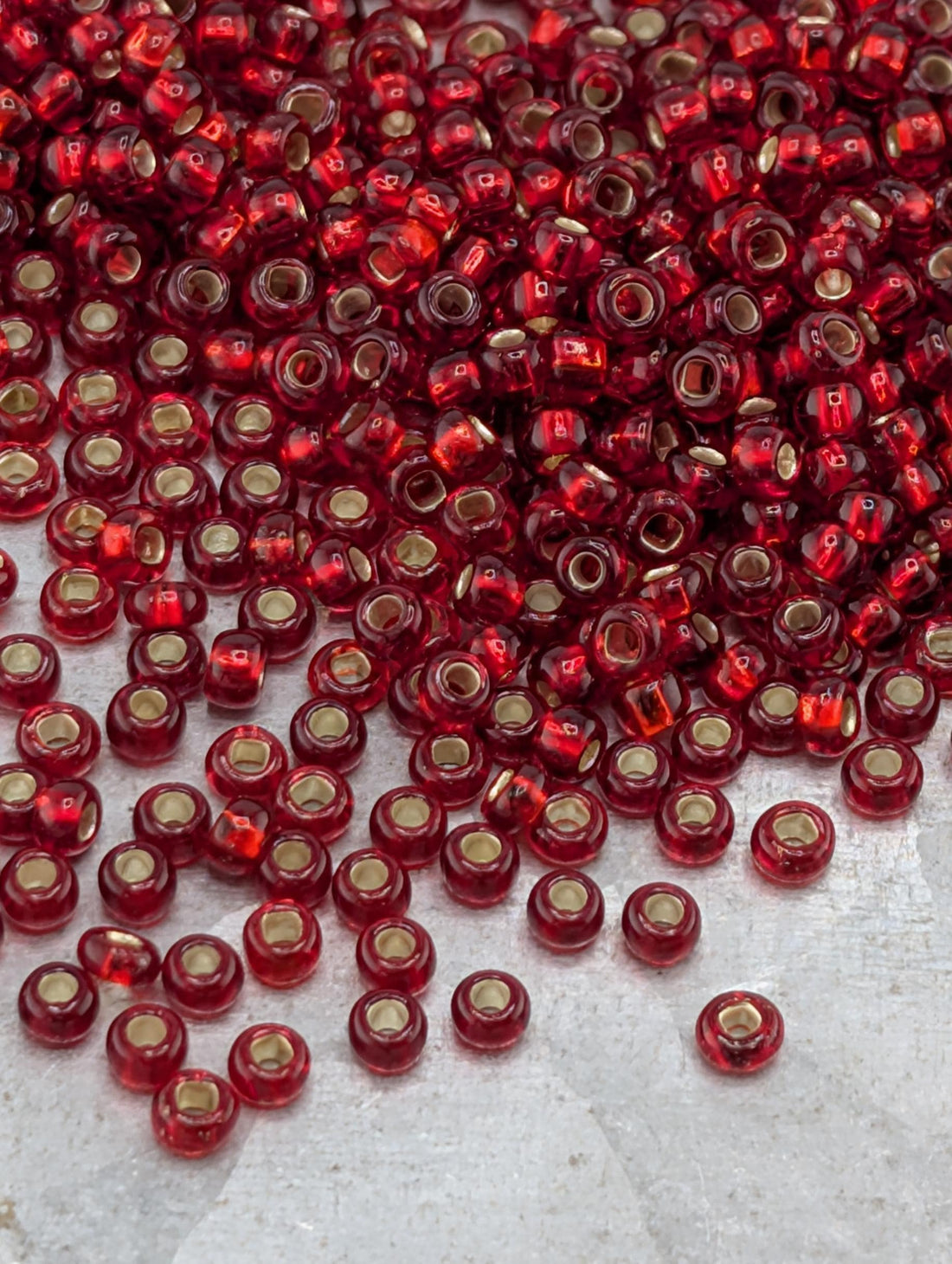 Transparent Dark Red SilverLined | Size 11 | 15g | Preciosa-Ornela Glass Seed Beads