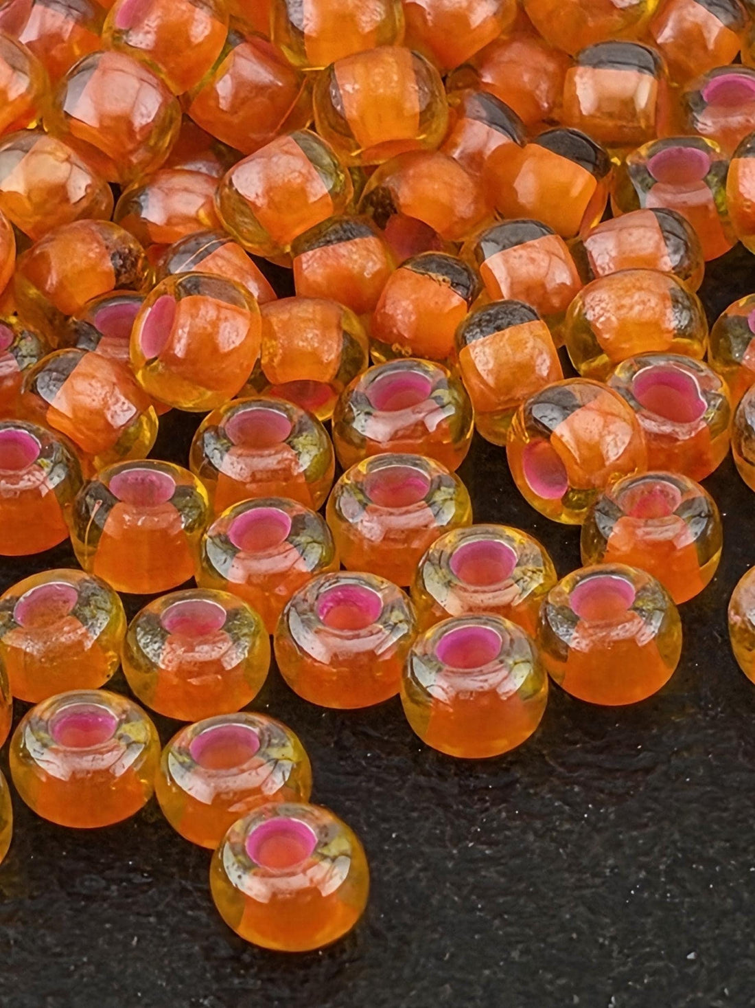 Translucent PinkLined Yellow Amber | Size 6 | 15g | Preciosa-Ornela Glass Seed Beads