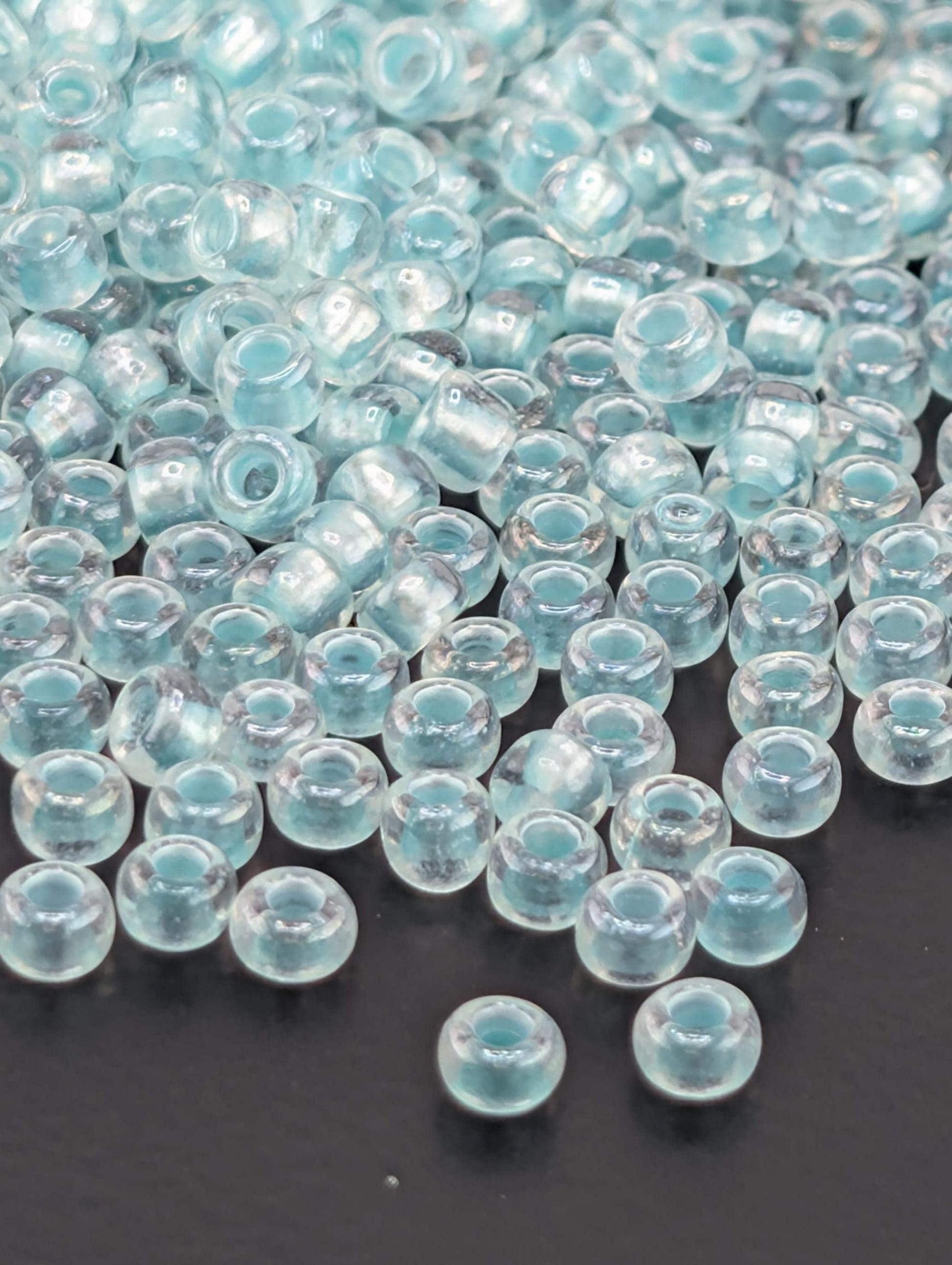 Opaque Pastel Green Luster | Size 8 | 15g | Preciosa-Ornela Glass Seed Beads