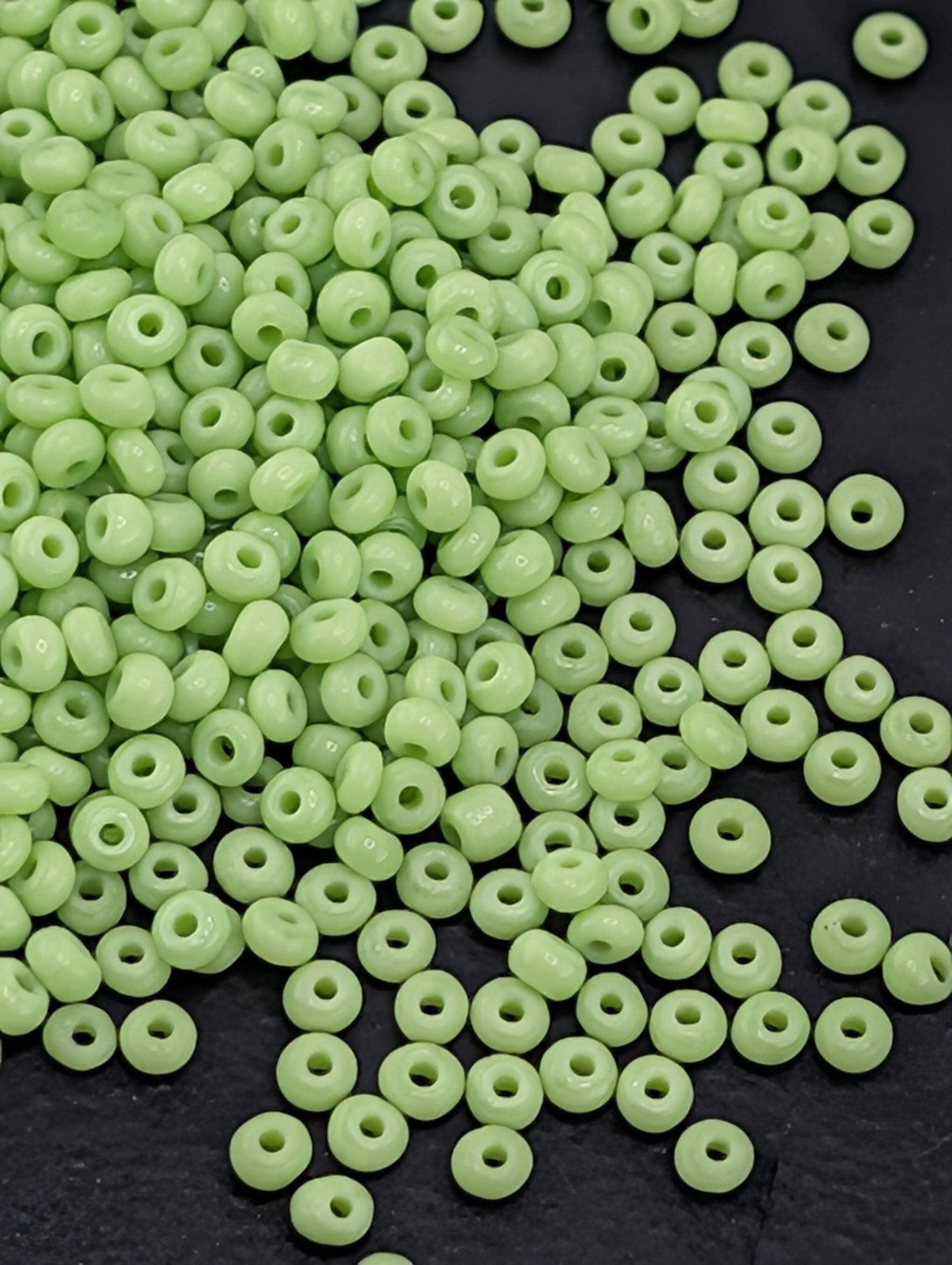 Opaque Pale Green | Size 10 | 15g | Preciosa-Ornela Glass Seed Beads